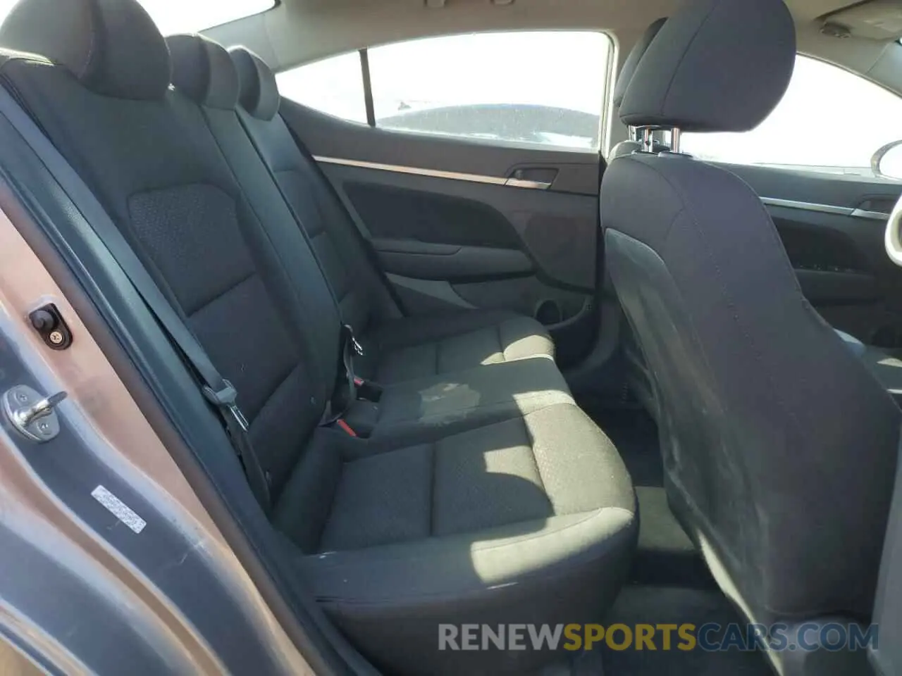 10 Фотография поврежденного автомобиля KMHD84LF5LU938618 HYUNDAI ELANTRA 2020