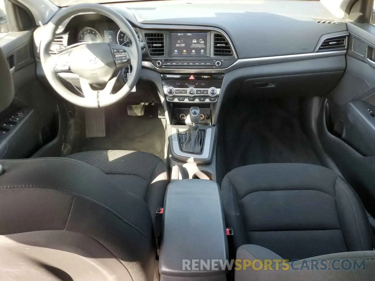 8 Фотография поврежденного автомобиля KMHD84LF5LU938618 HYUNDAI ELANTRA 2020
