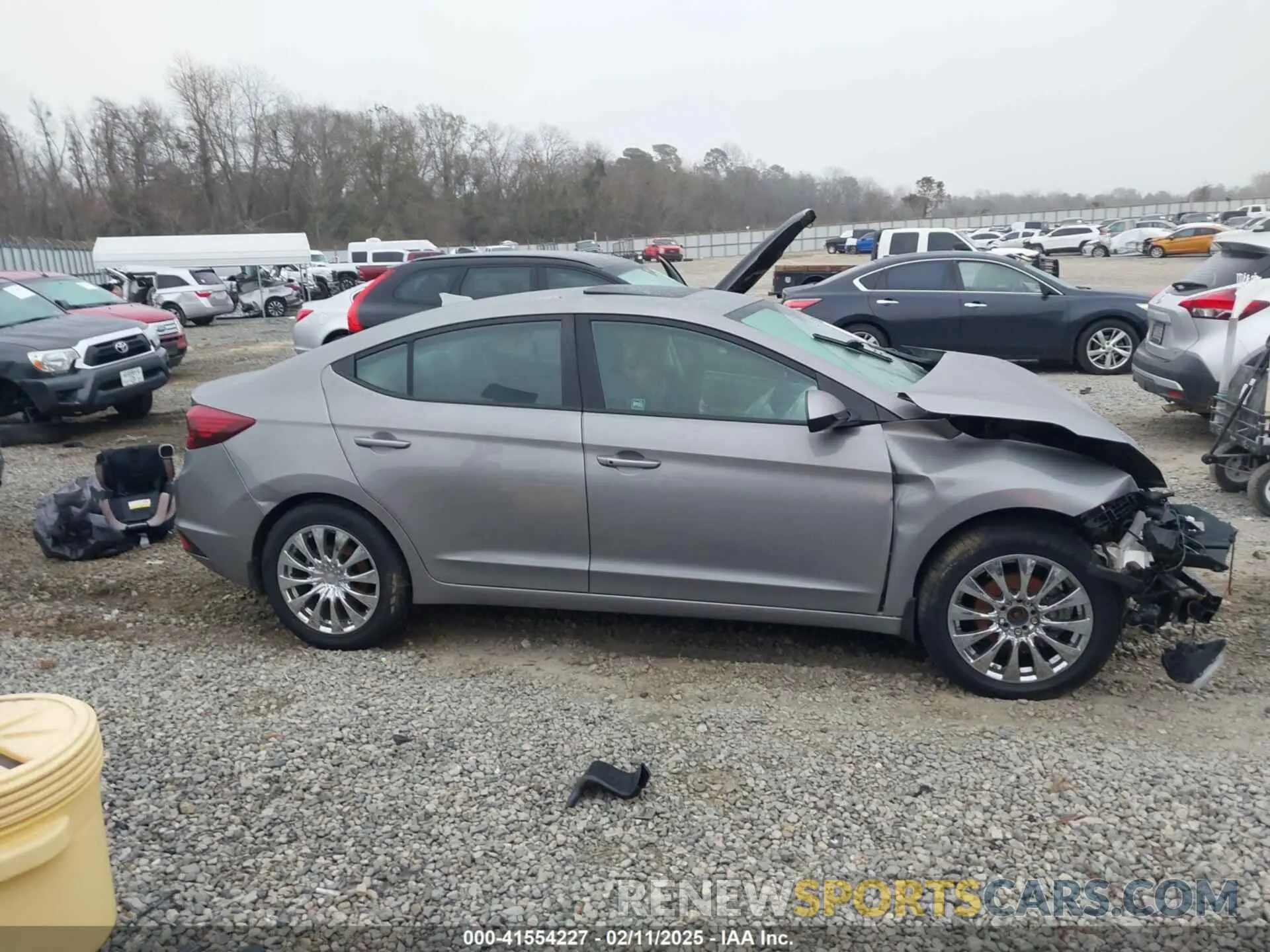 13 Photograph of a damaged car KMHD84LF6LU105488 HYUNDAI ELANTRA 2020