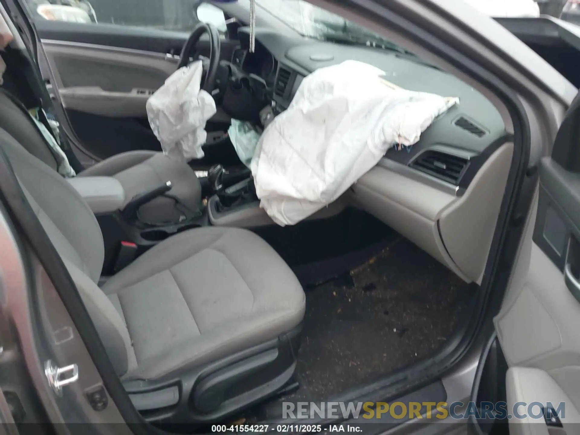 5 Photograph of a damaged car KMHD84LF6LU105488 HYUNDAI ELANTRA 2020