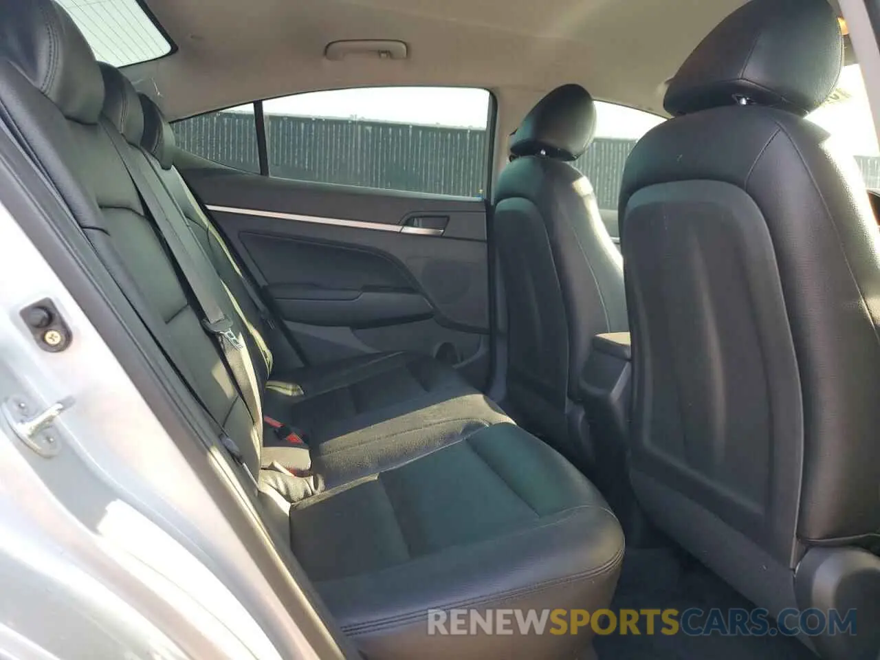 10 Photograph of a damaged car KMHD84LF6LU105636 HYUNDAI ELANTRA 2020