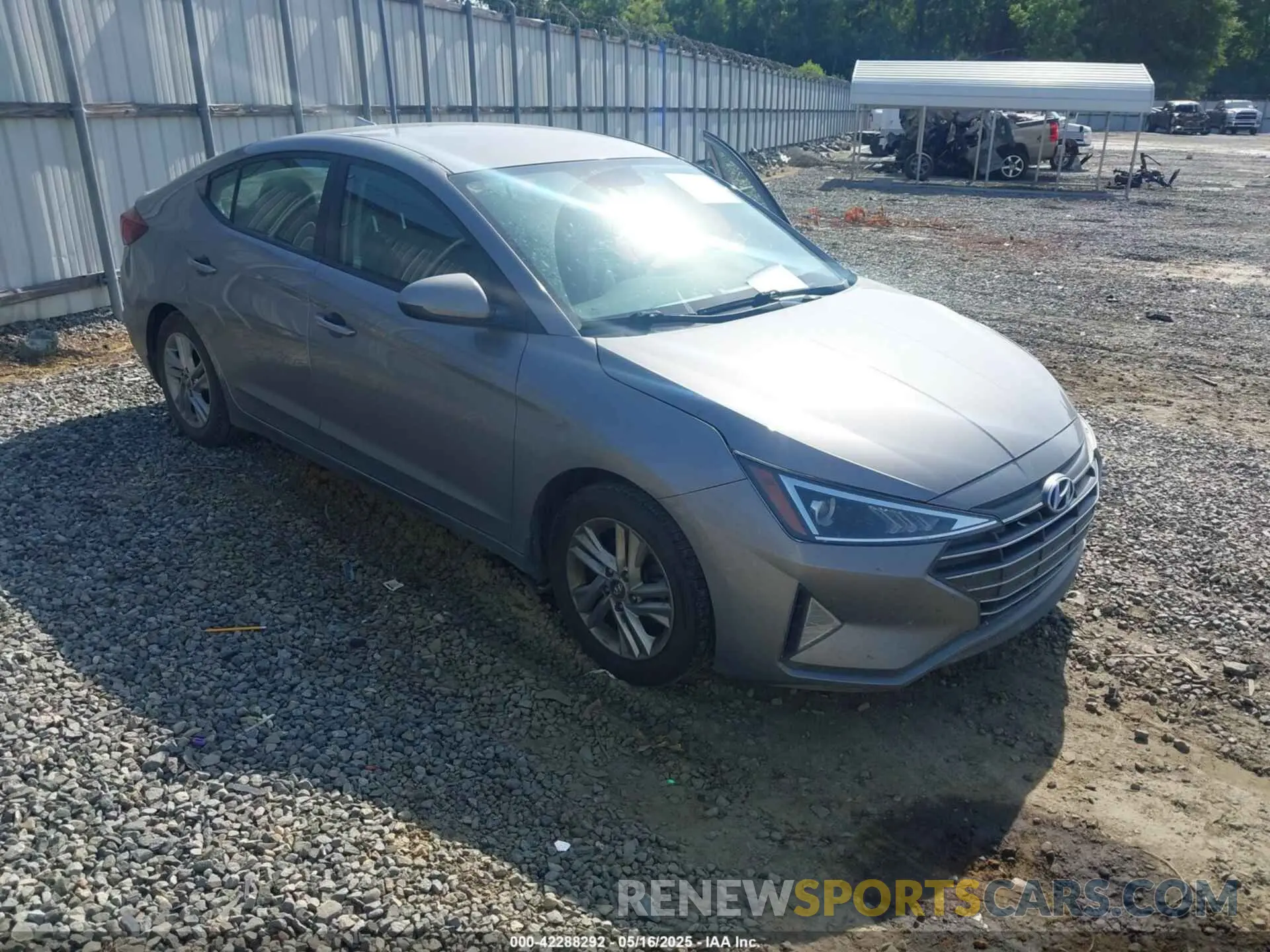 1 Фотография поврежденного автомобиля KMHD84LF7LU105161 HYUNDAI ELANTRA 2020
