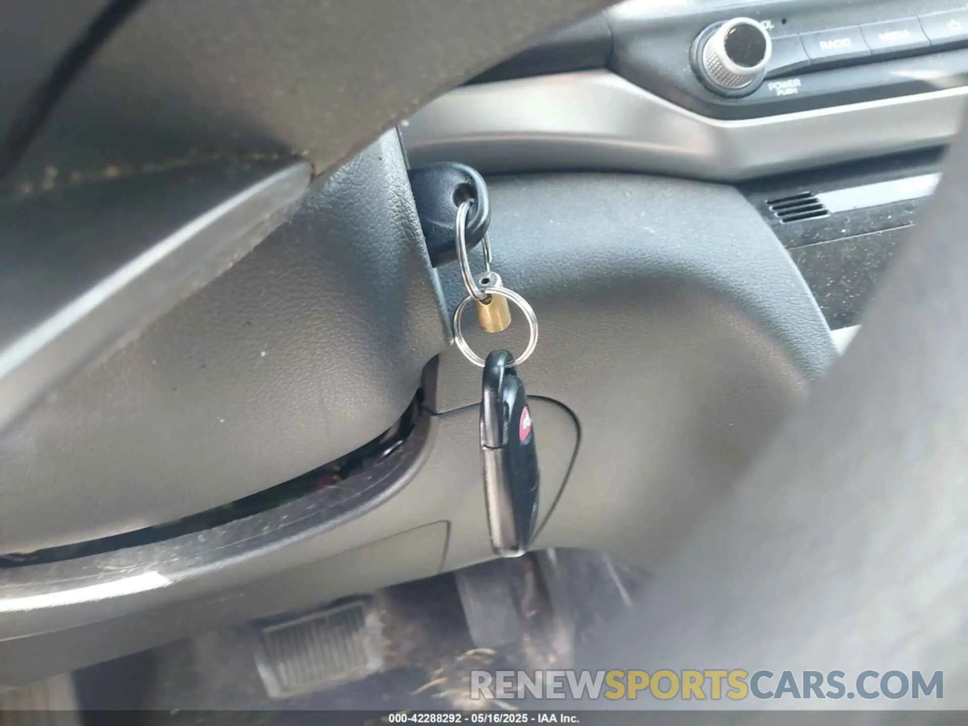 11 Фотография поврежденного автомобиля KMHD84LF7LU105161 HYUNDAI ELANTRA 2020