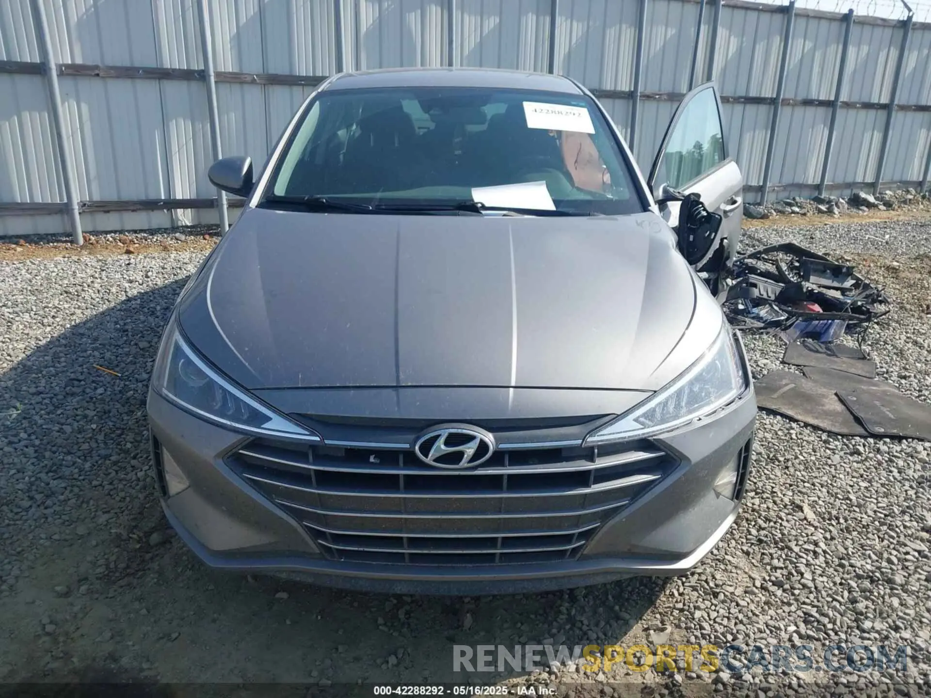 12 Фотография поврежденного автомобиля KMHD84LF7LU105161 HYUNDAI ELANTRA 2020