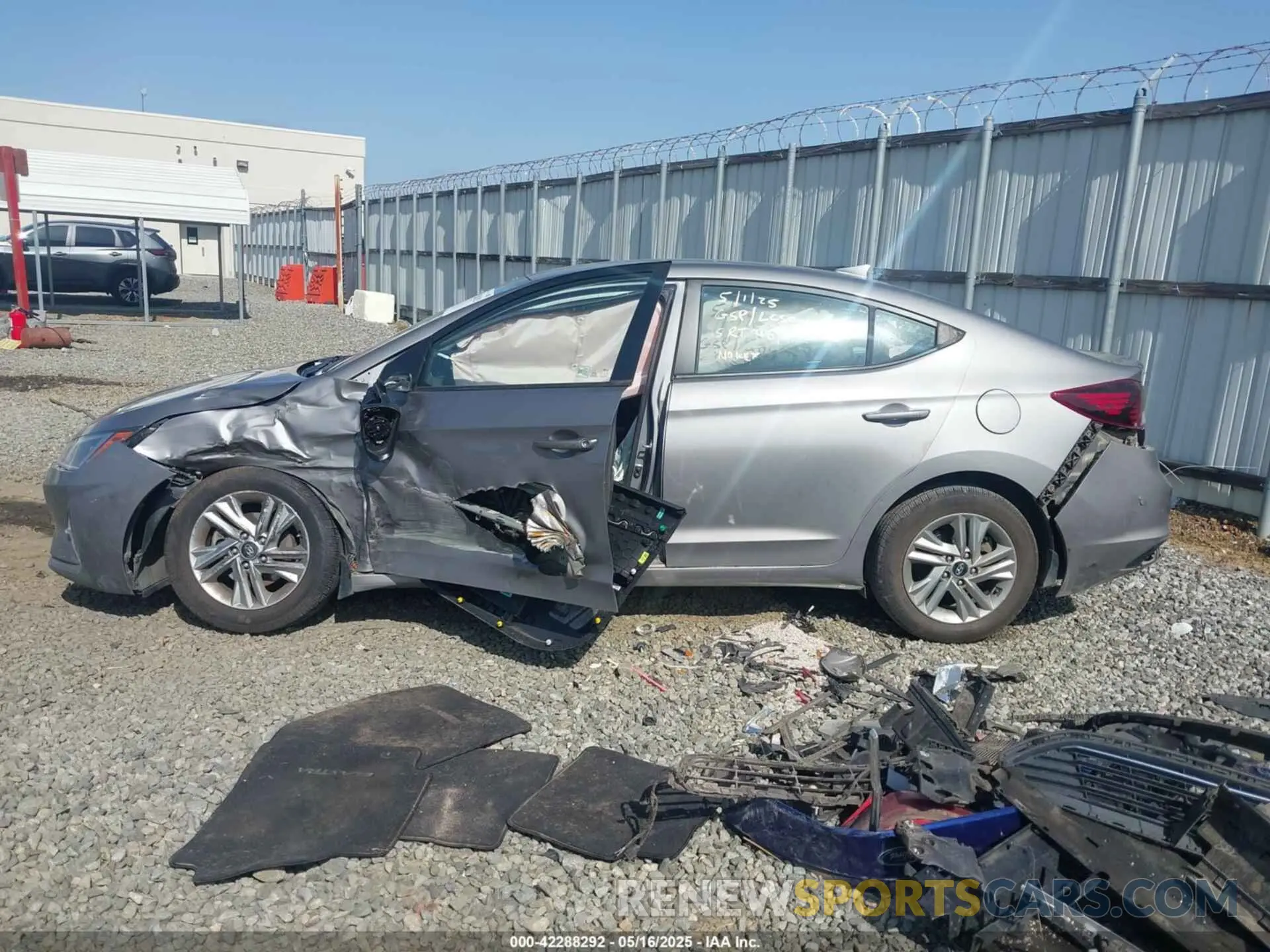 14 Фотография поврежденного автомобиля KMHD84LF7LU105161 HYUNDAI ELANTRA 2020