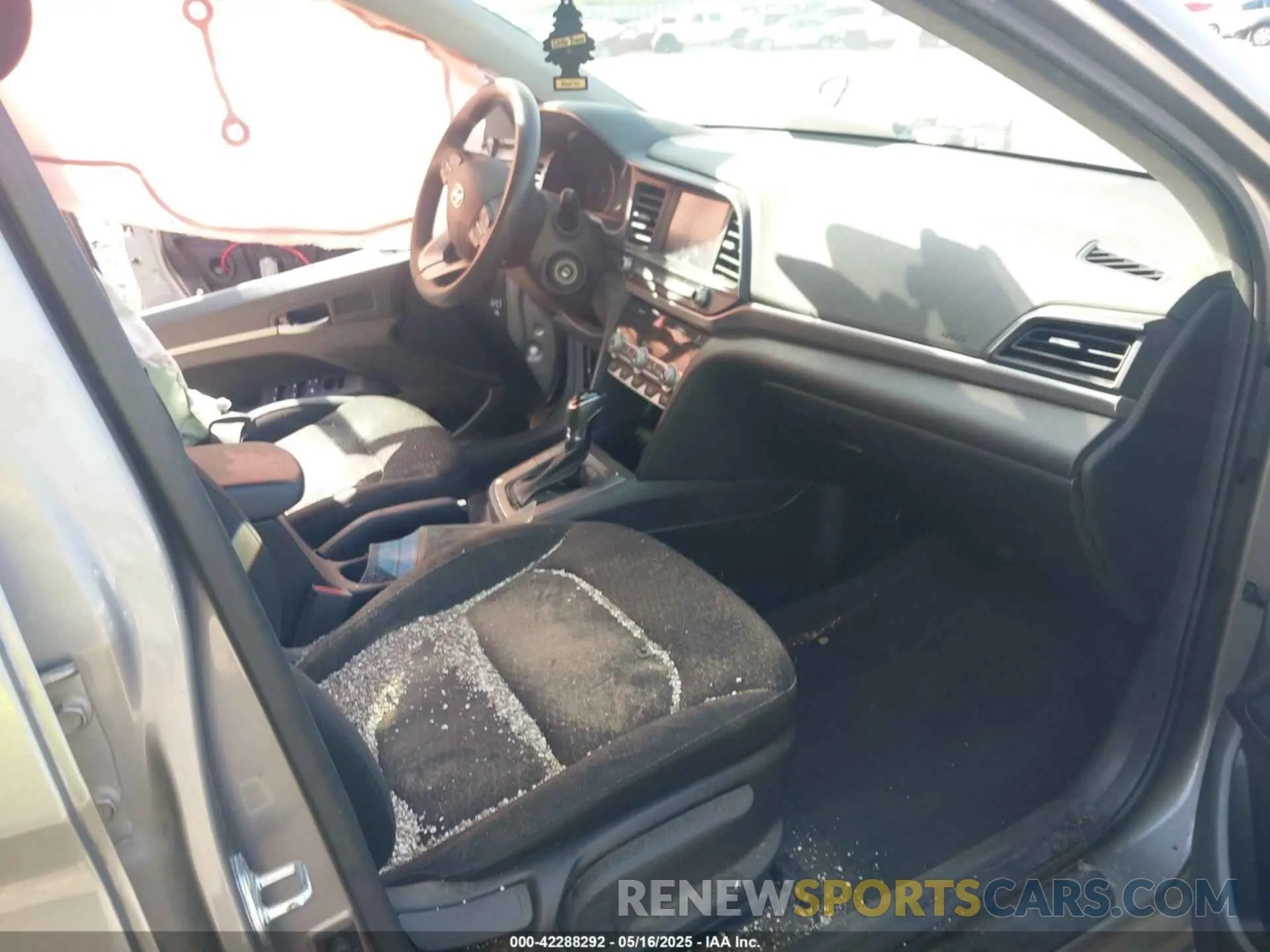 5 Фотография поврежденного автомобиля KMHD84LF7LU105161 HYUNDAI ELANTRA 2020