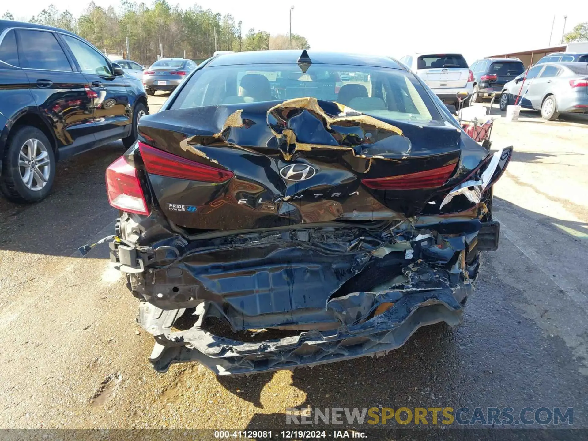16 Фотография поврежденного автомобиля KMHD84LF7LU938409 HYUNDAI ELANTRA 2020