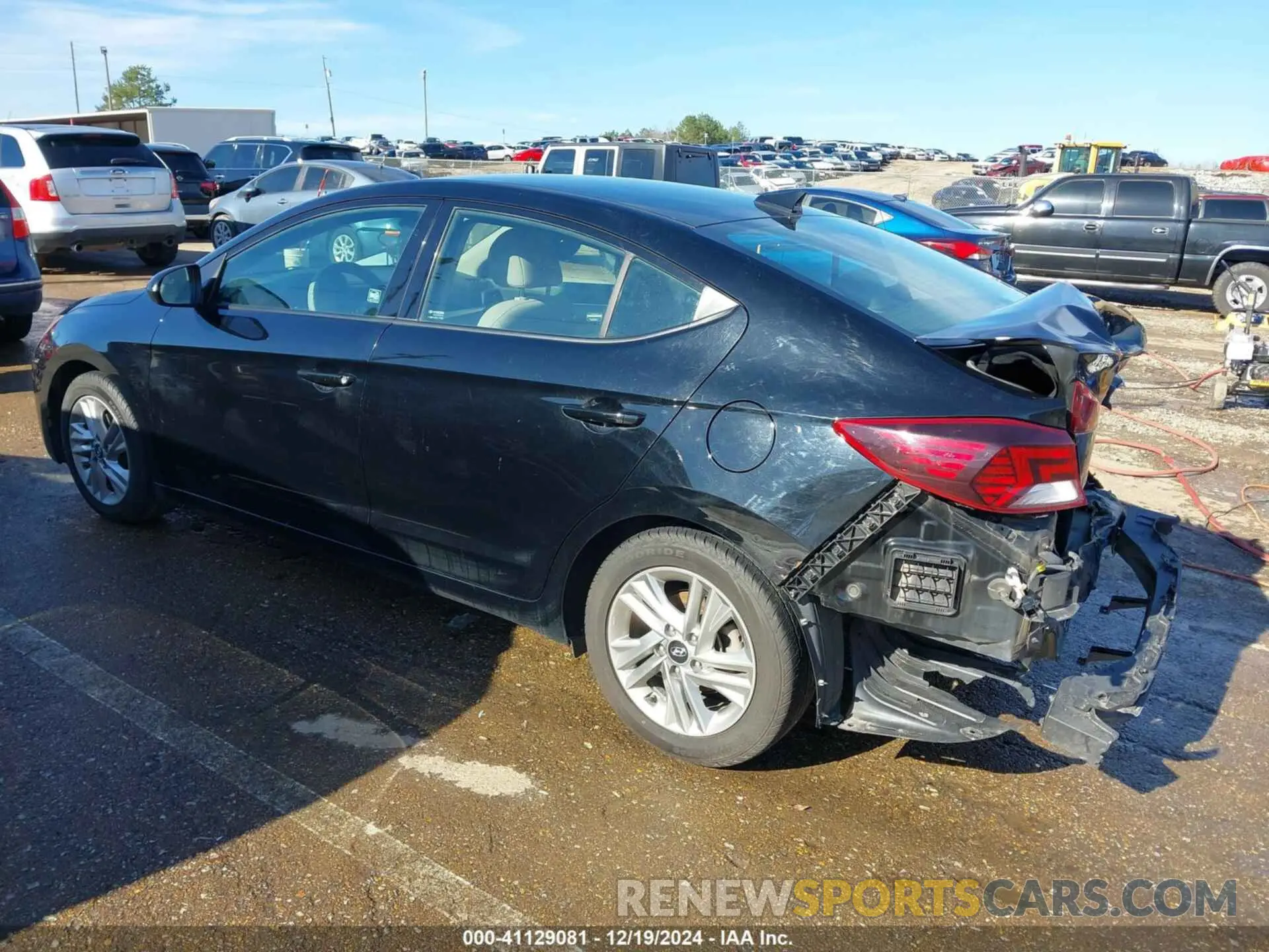 3 Фотография поврежденного автомобиля KMHD84LF7LU938409 HYUNDAI ELANTRA 2020