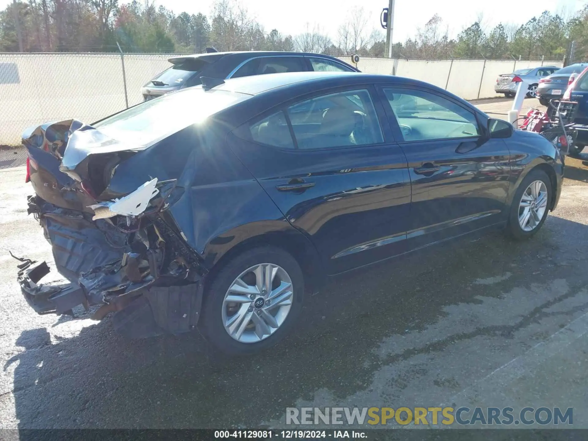 4 Фотография поврежденного автомобиля KMHD84LF7LU938409 HYUNDAI ELANTRA 2020