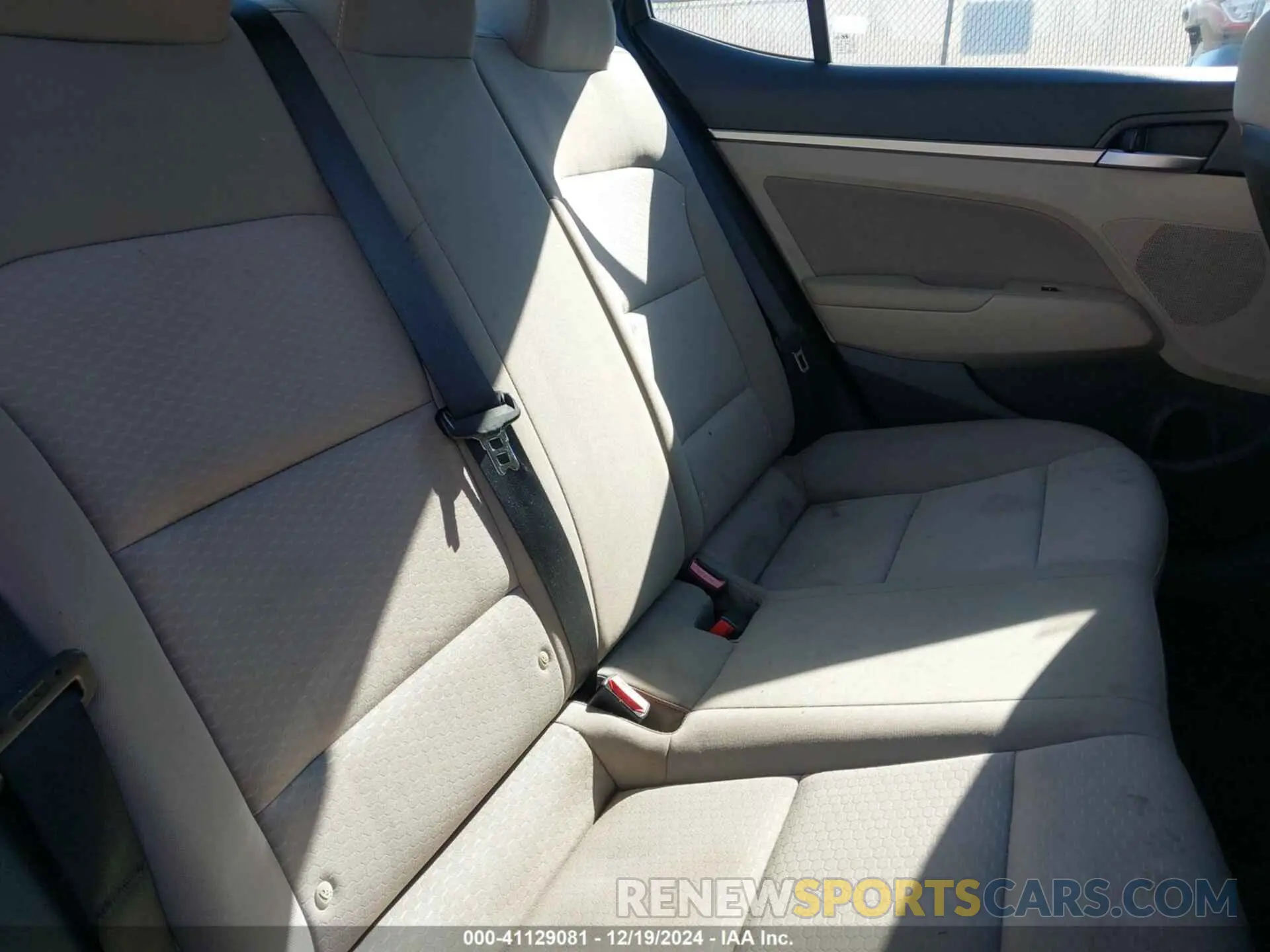 8 Фотография поврежденного автомобиля KMHD84LF7LU938409 HYUNDAI ELANTRA 2020