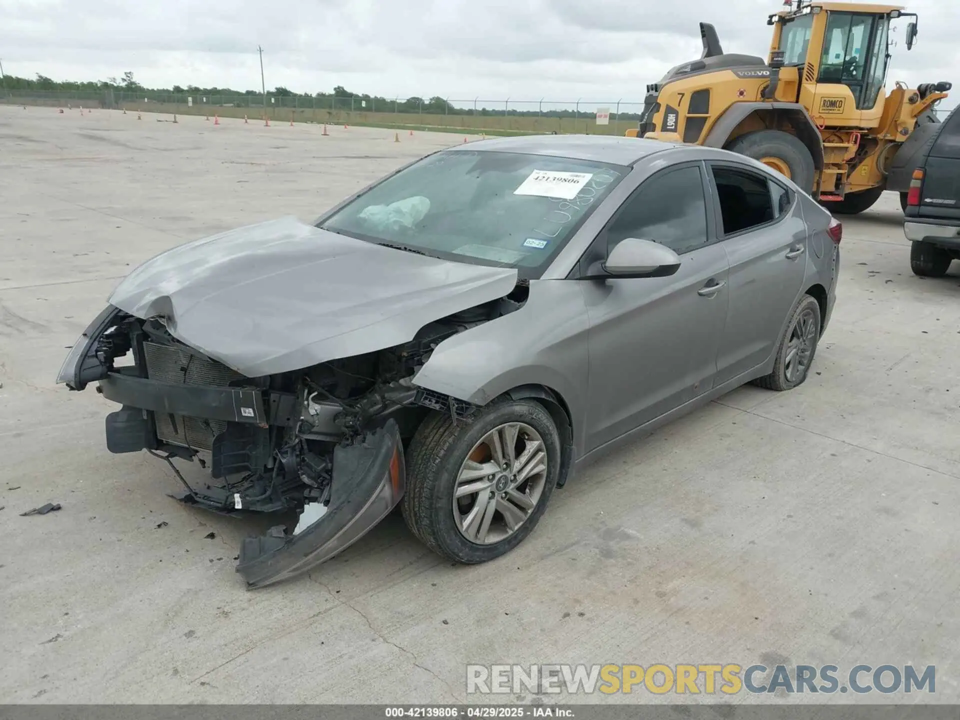 2 Photograph of a damaged car KMHD84LF7LU980207 HYUNDAI ELANTRA 2020