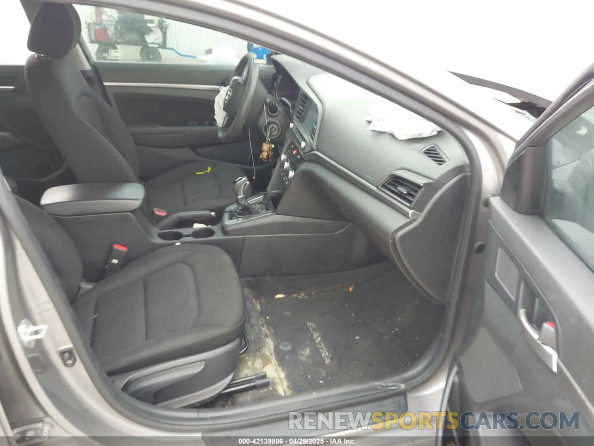5 Photograph of a damaged car KMHD84LF7LU980207 HYUNDAI ELANTRA 2020