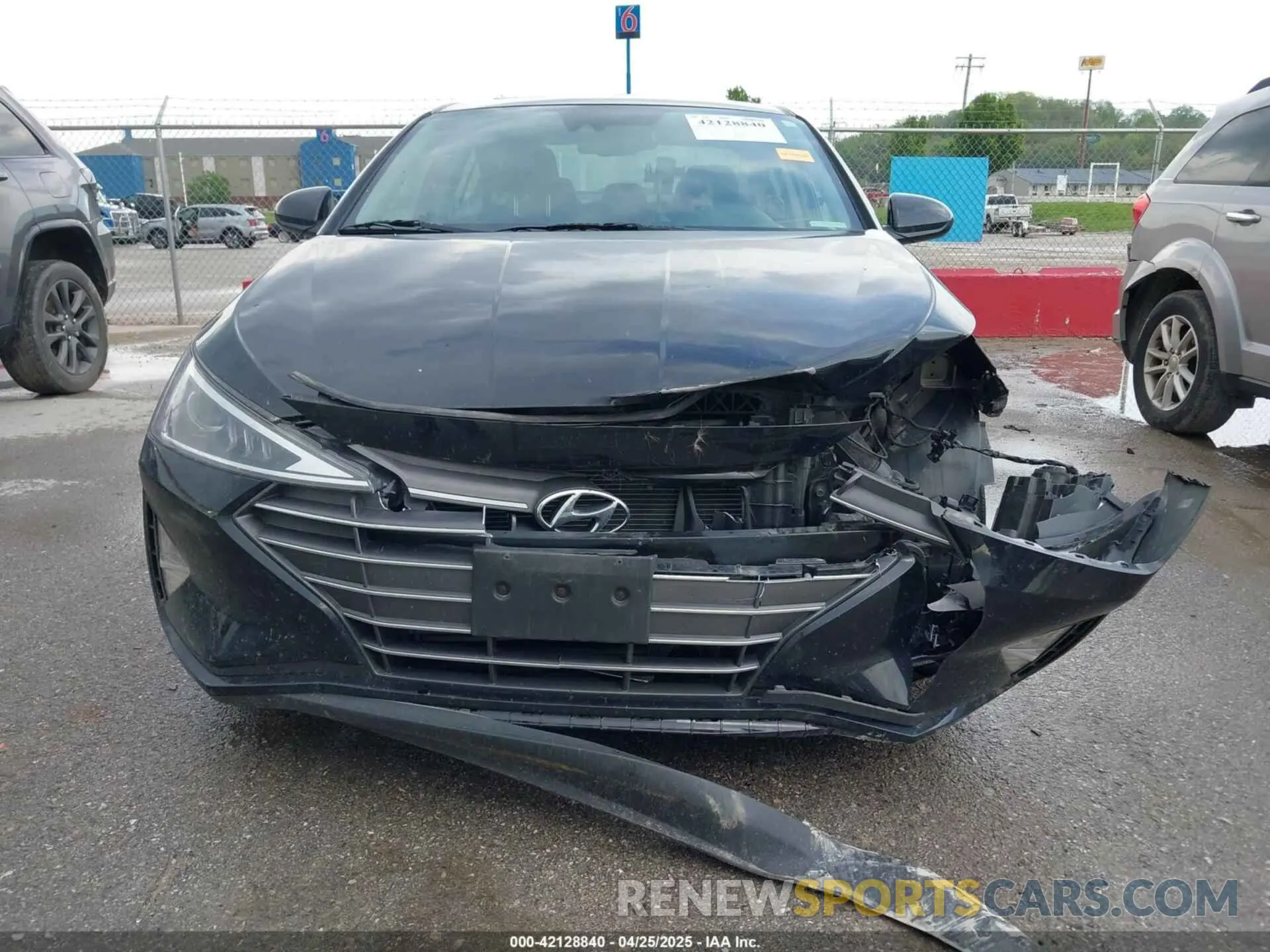 12 Фотография поврежденного автомобиля KMHD84LF9LU947418 HYUNDAI ELANTRA 2020