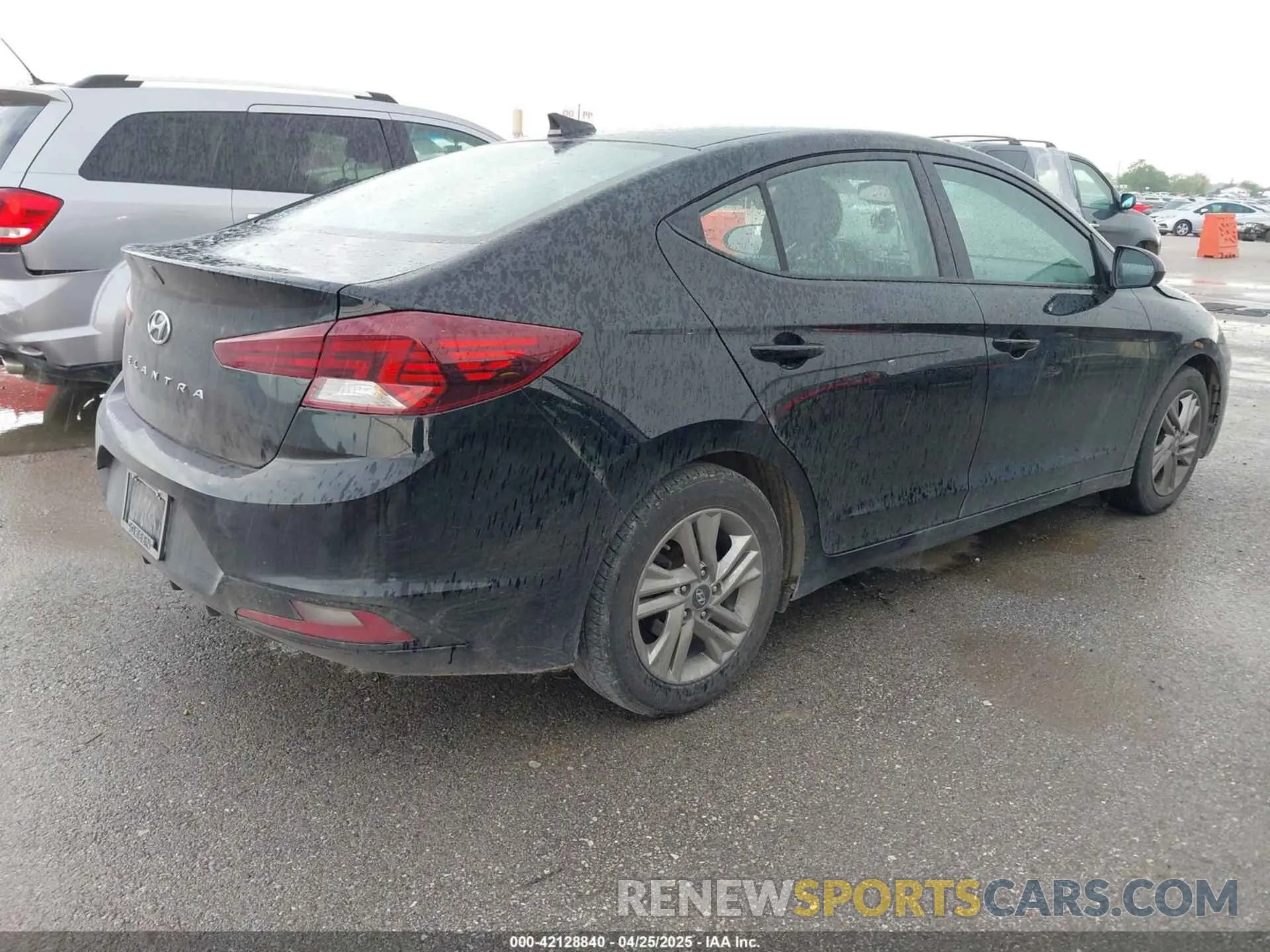 4 Фотография поврежденного автомобиля KMHD84LF9LU947418 HYUNDAI ELANTRA 2020