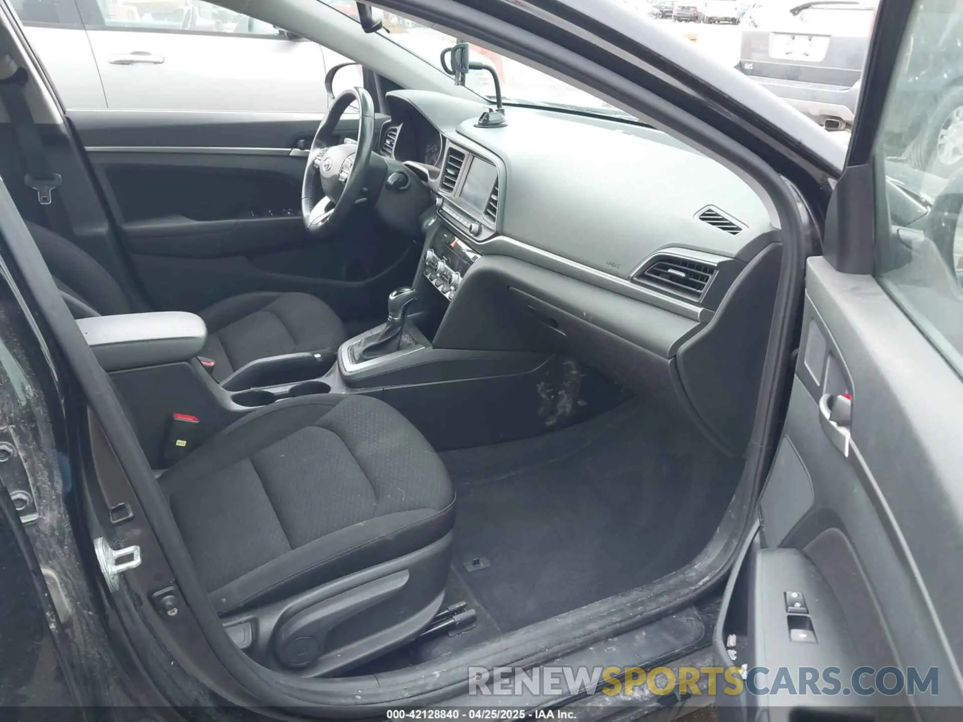 5 Фотография поврежденного автомобиля KMHD84LF9LU947418 HYUNDAI ELANTRA 2020