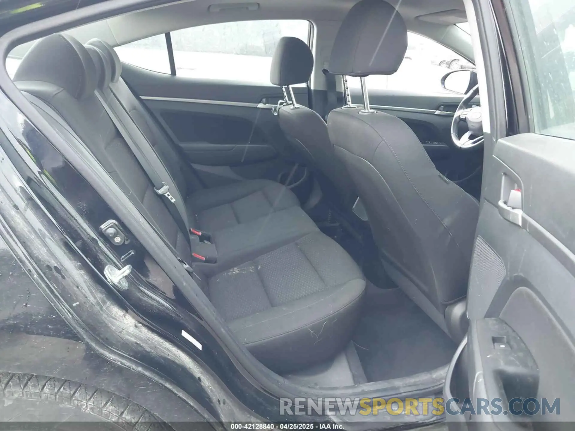 8 Фотография поврежденного автомобиля KMHD84LF9LU947418 HYUNDAI ELANTRA 2020