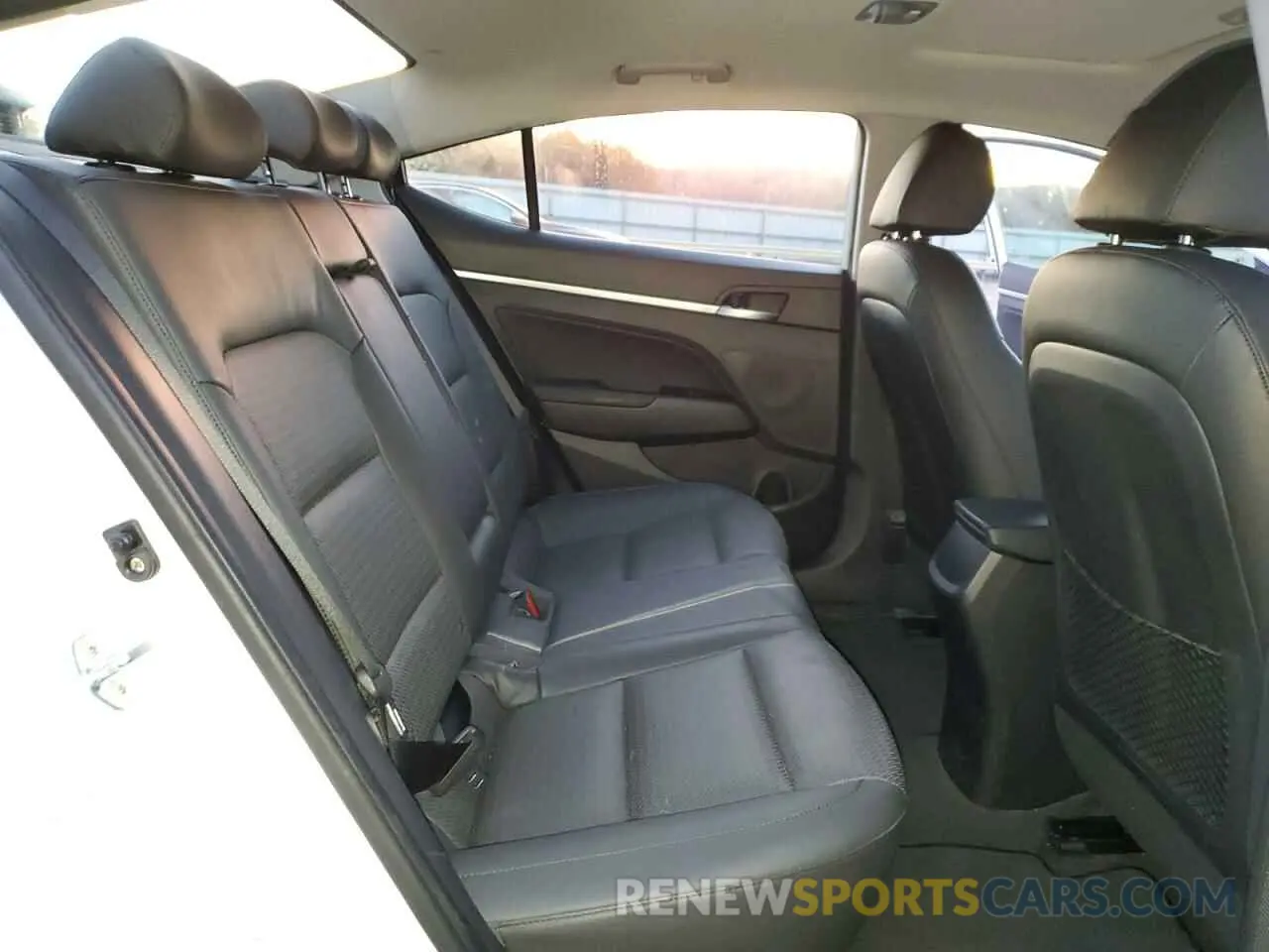 10 Photograph of a damaged car KMHD84LFXLU110421 HYUNDAI ELANTRA 2020