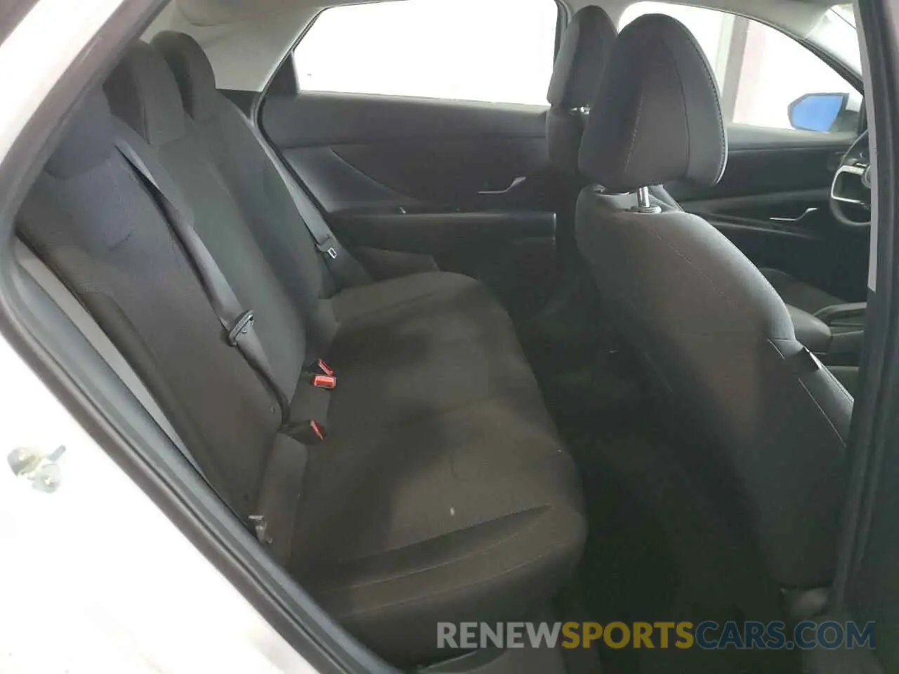 10 Photograph of a damaged car 5NPLL4AG0MH017221 HYUNDAI ELANTRA 2021