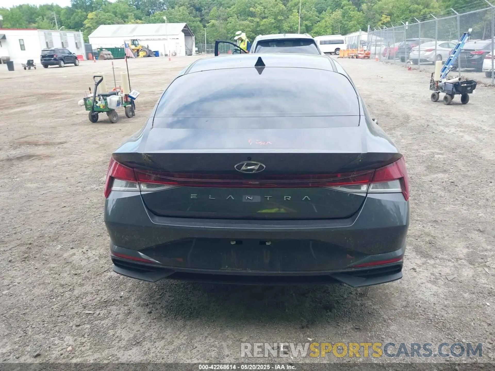16 Photograph of a damaged car 5NPLL4AG0MH034844 HYUNDAI ELANTRA 2021