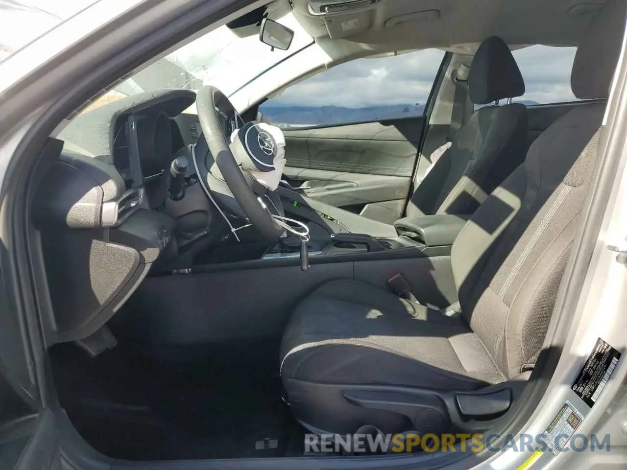 7 Фотография поврежденного автомобиля 5NPLL4AG1MH037414 HYUNDAI ELANTRA 2021