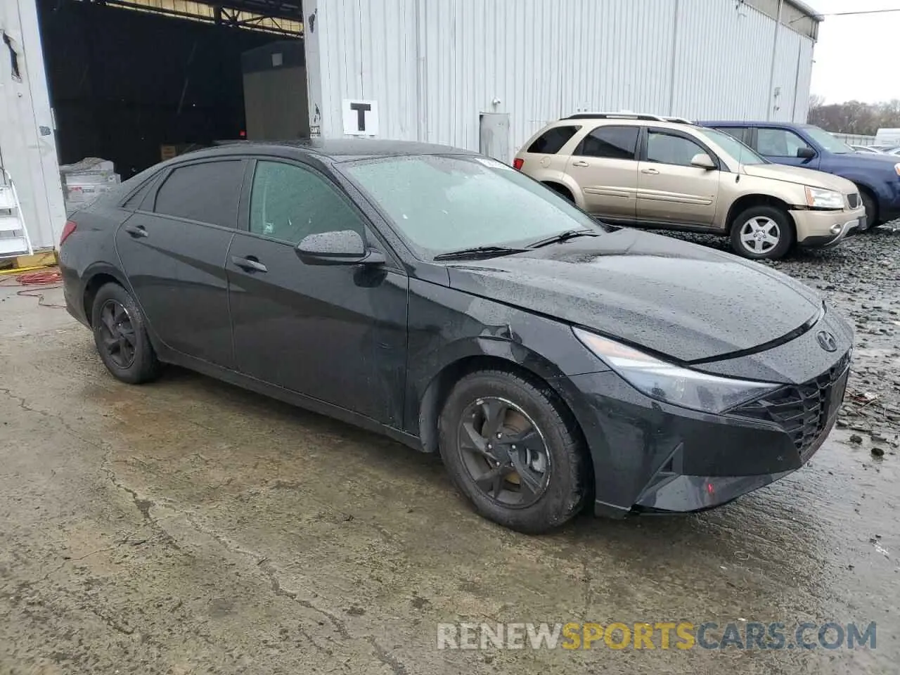 4 Photograph of a damaged car 5NPLL4AG1MH040717 HYUNDAI ELANTRA 2021