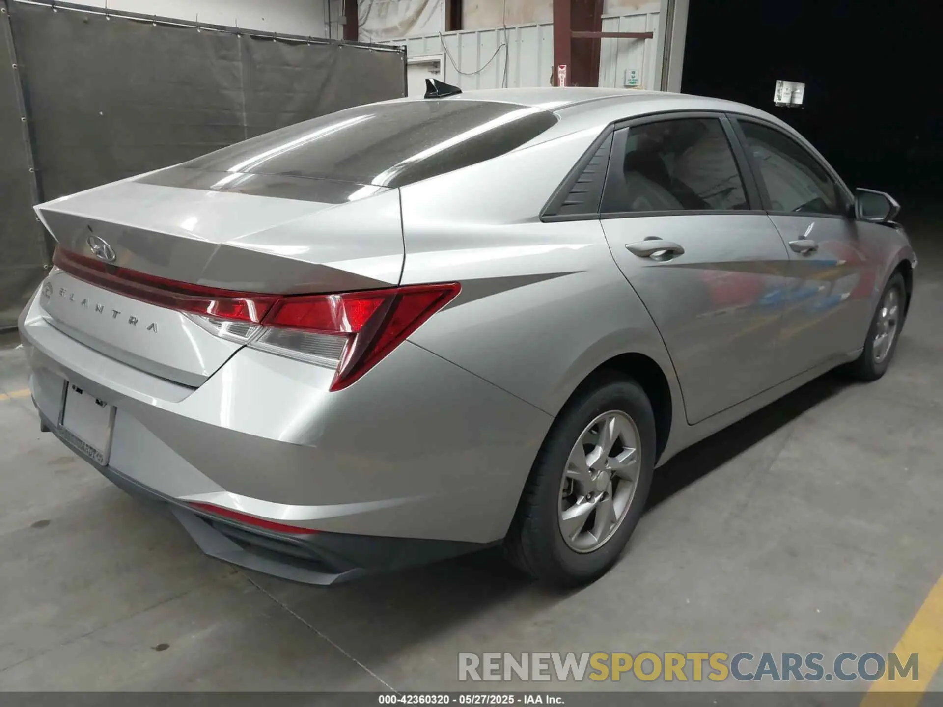 4 Photograph of a damaged car 5NPLL4AG2MH024123 HYUNDAI ELANTRA 2021