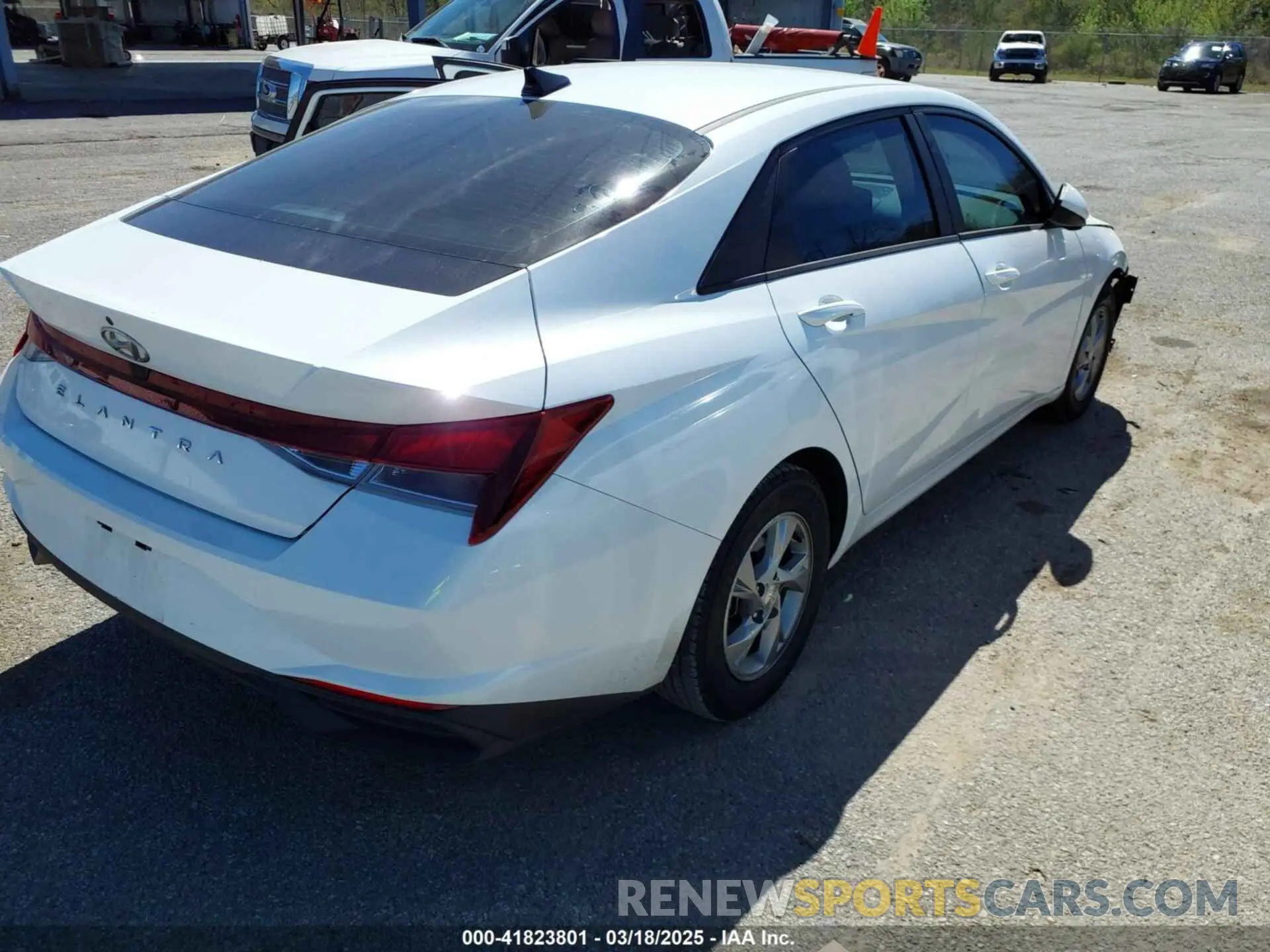 4 Photograph of a damaged car 5NPLL4AG3MH049970 HYUNDAI ELANTRA 2021