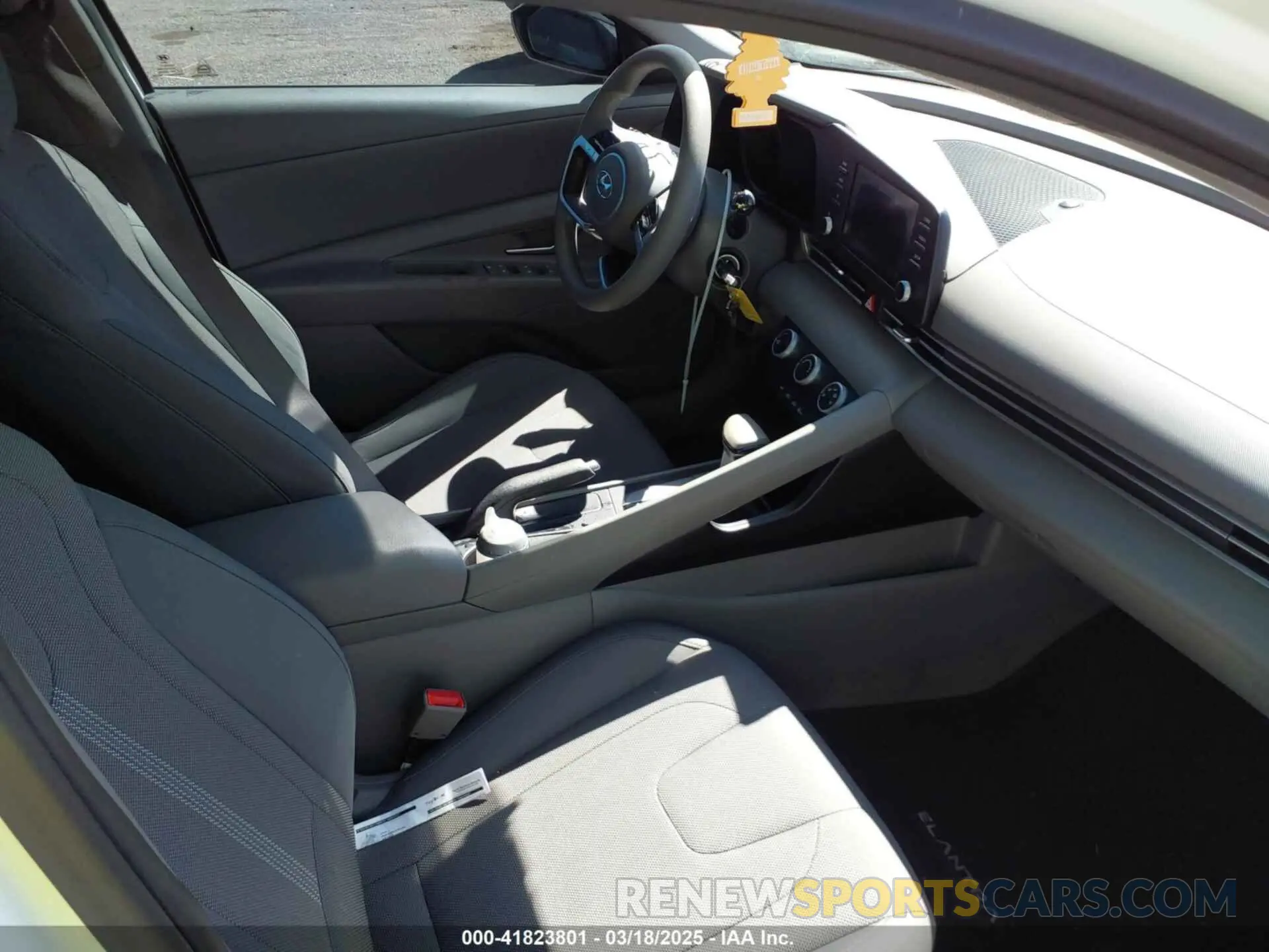 5 Photograph of a damaged car 5NPLL4AG3MH049970 HYUNDAI ELANTRA 2021