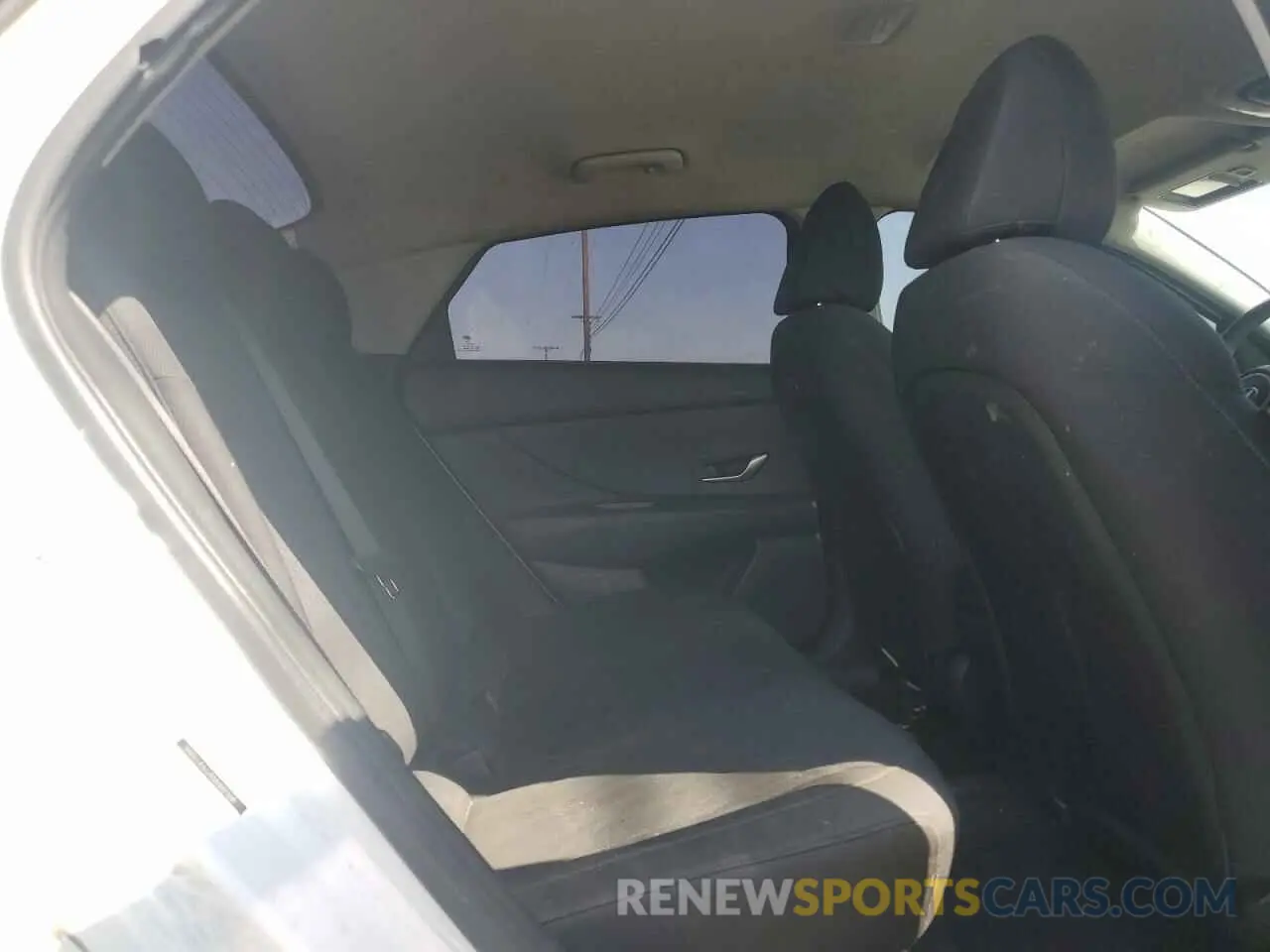 10 Photograph of a damaged car 5NPLL4AG4MH017304 HYUNDAI ELANTRA 2021