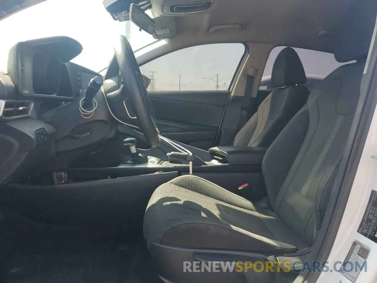7 Photograph of a damaged car 5NPLL4AG4MH017304 HYUNDAI ELANTRA 2021