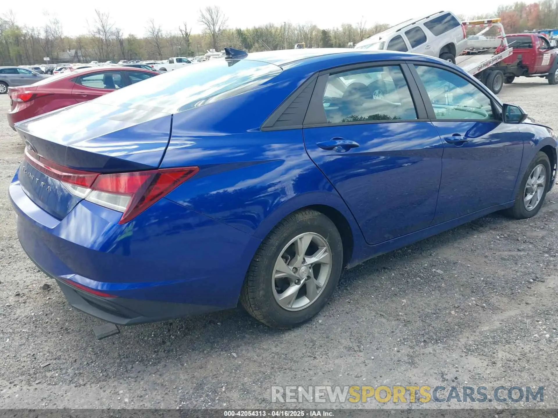 4 Photograph of a damaged car 5NPLL4AG6MH016493 HYUNDAI ELANTRA 2021