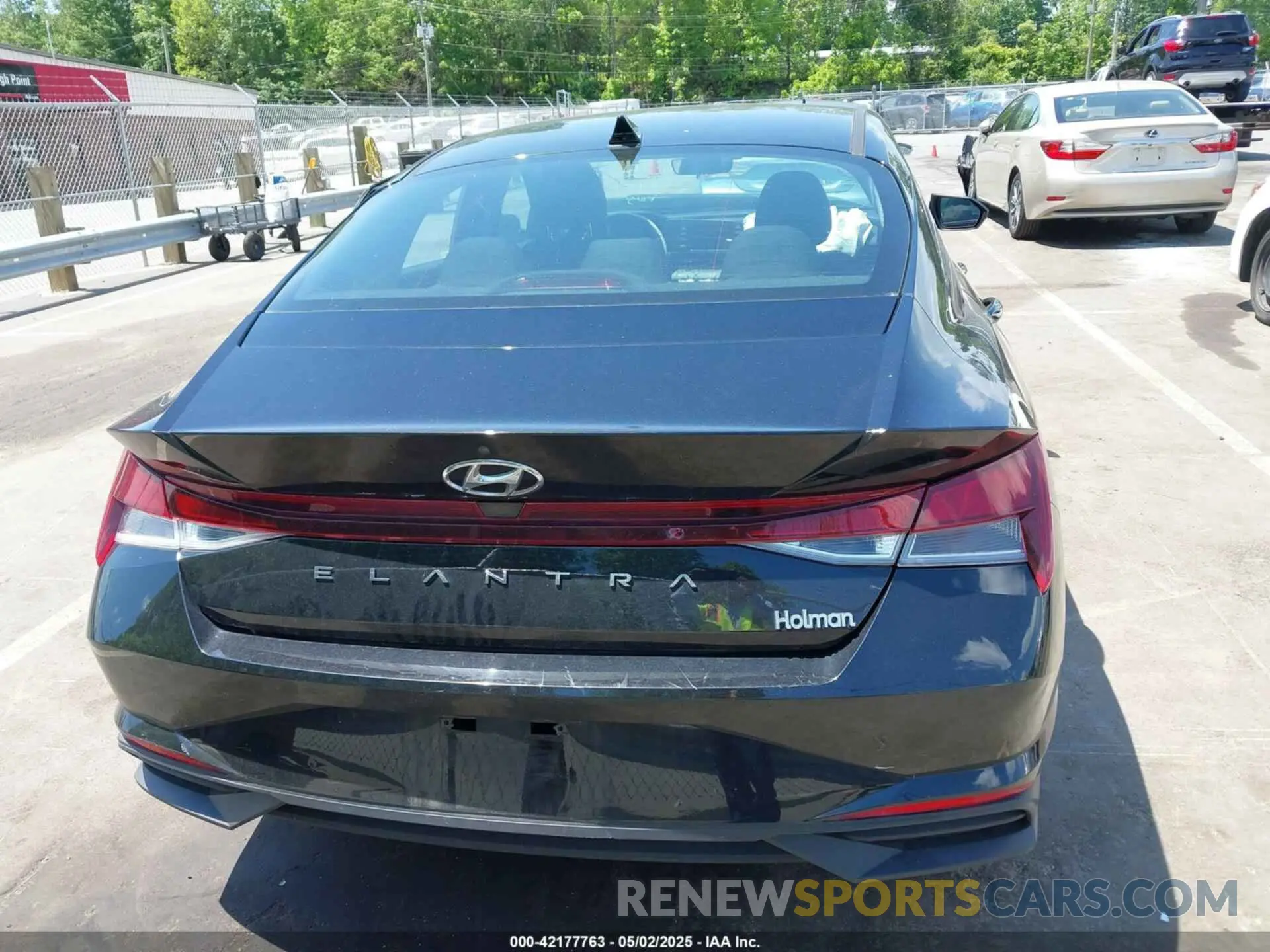 17 Photograph of a damaged car 5NPLL4AG6MH037277 HYUNDAI ELANTRA 2021