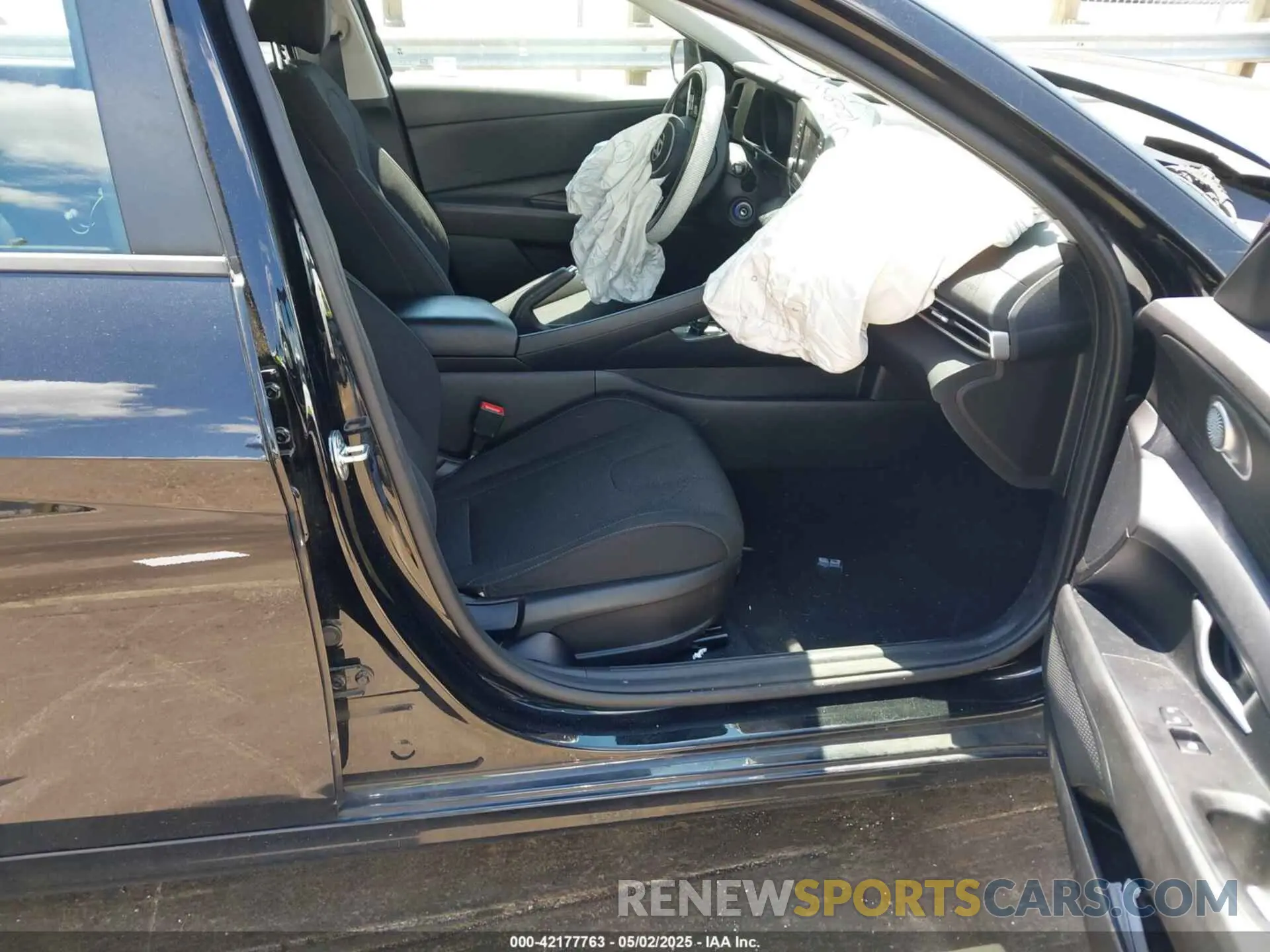 5 Photograph of a damaged car 5NPLL4AG6MH037277 HYUNDAI ELANTRA 2021