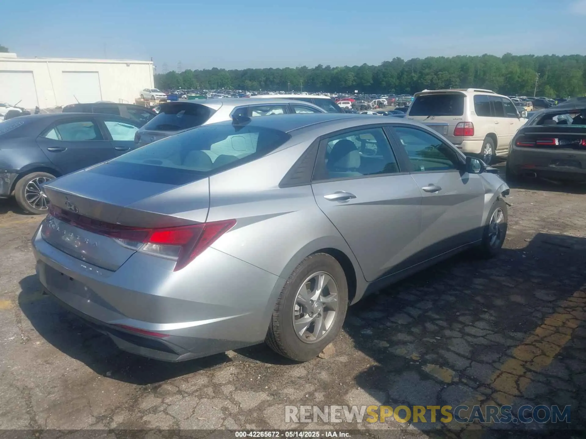 4 Photograph of a damaged car 5NPLL4AG8MH052542 HYUNDAI ELANTRA 2021