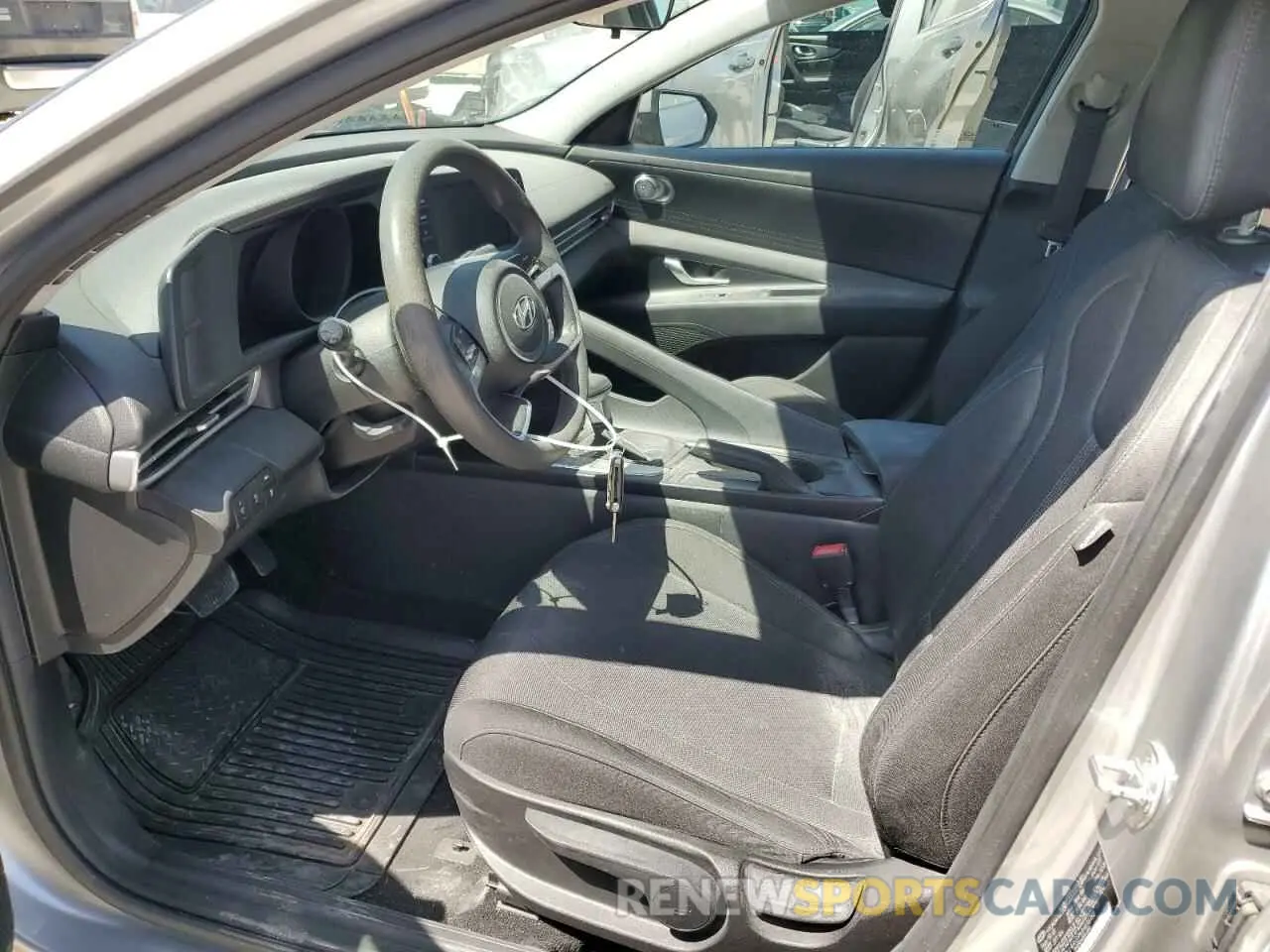 7 Фотография поврежденного автомобиля 5NPLL4AG9MH036138 HYUNDAI ELANTRA 2021