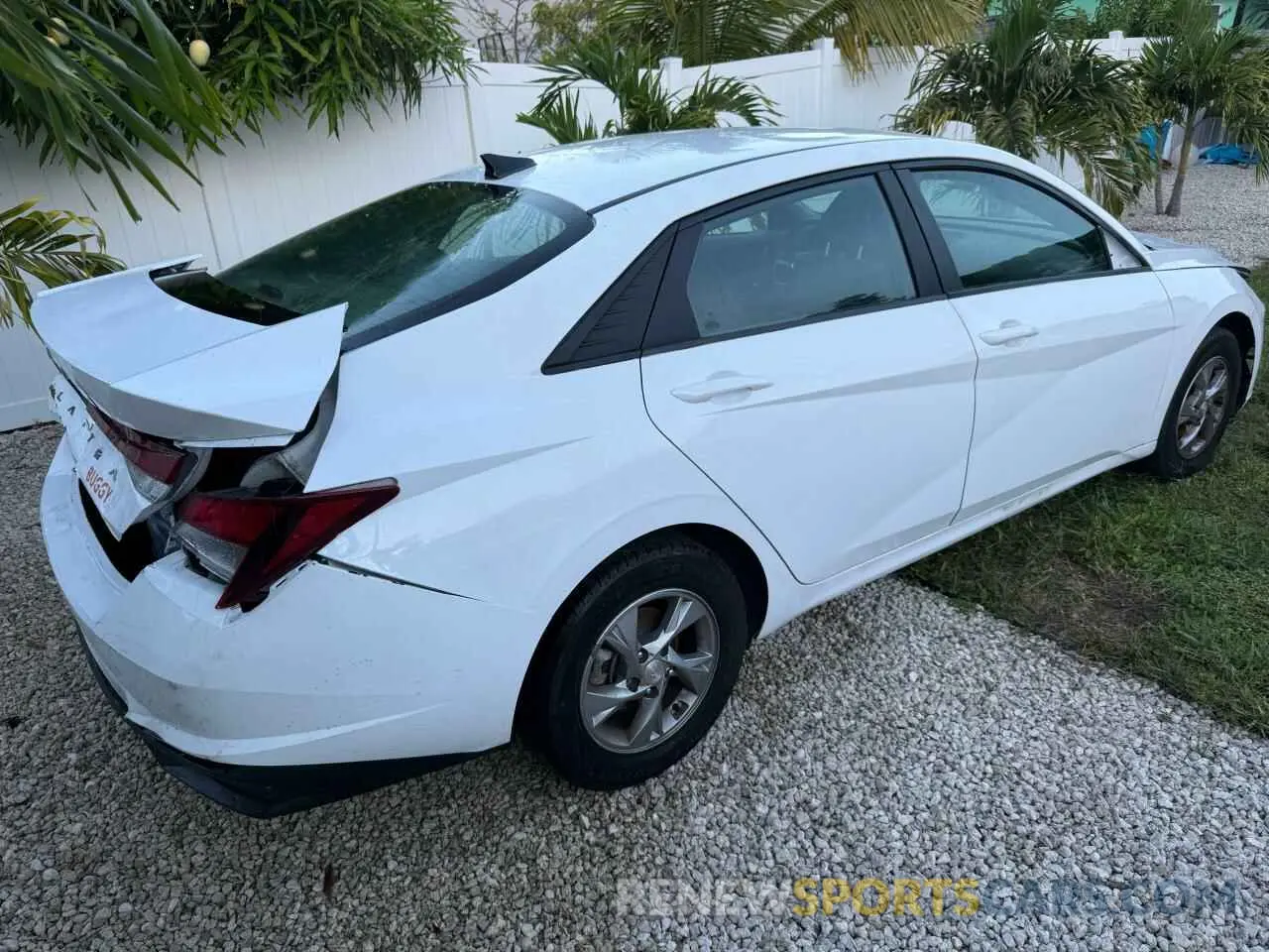 4 Photograph of a damaged car 5NPLL4AG9MH050850 HYUNDAI ELANTRA 2021