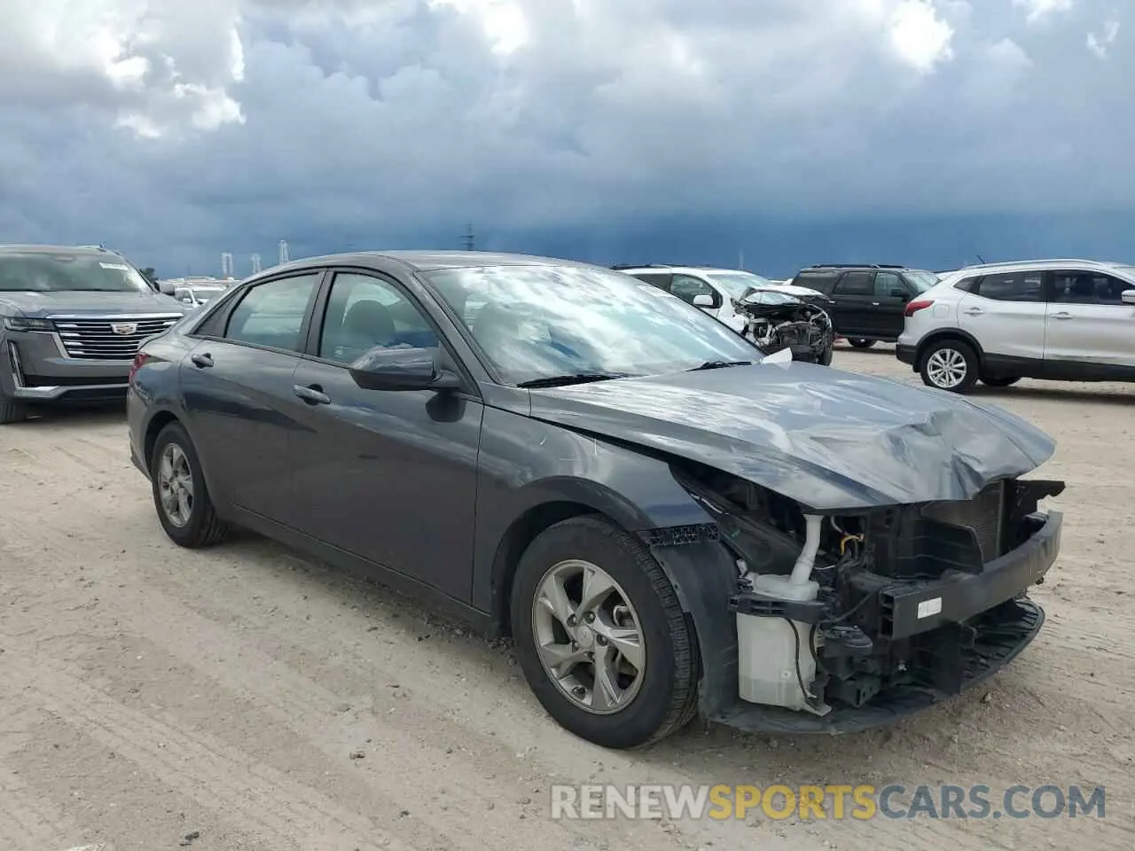 4 Photograph of a damaged car 5NPLL4AGXMH037007 HYUNDAI ELANTRA 2021