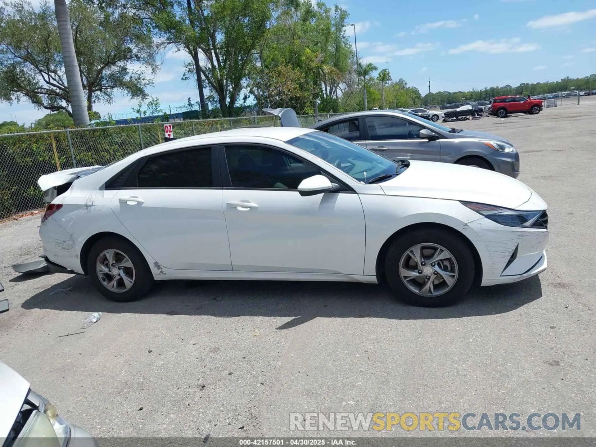 13 Photograph of a damaged car 5NPLL4AGXMH042269 HYUNDAI ELANTRA 2021