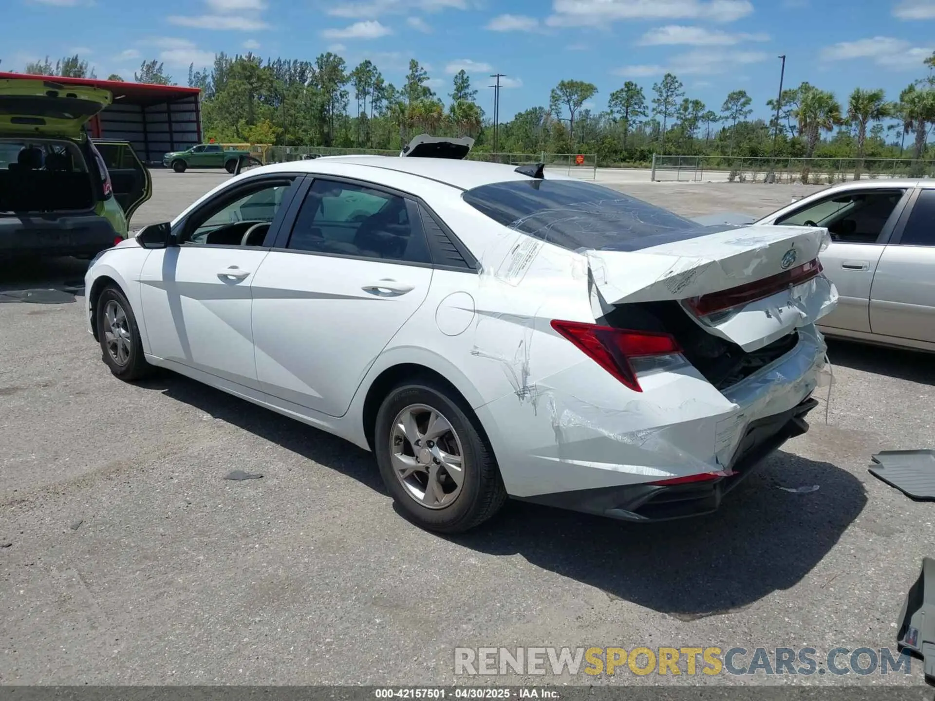 3 Photograph of a damaged car 5NPLL4AGXMH042269 HYUNDAI ELANTRA 2021