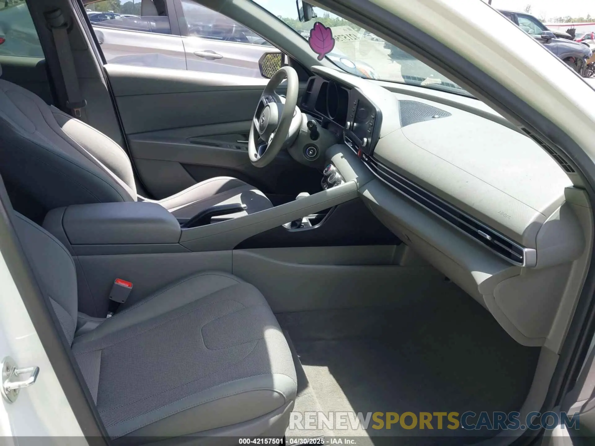 5 Photograph of a damaged car 5NPLL4AGXMH042269 HYUNDAI ELANTRA 2021