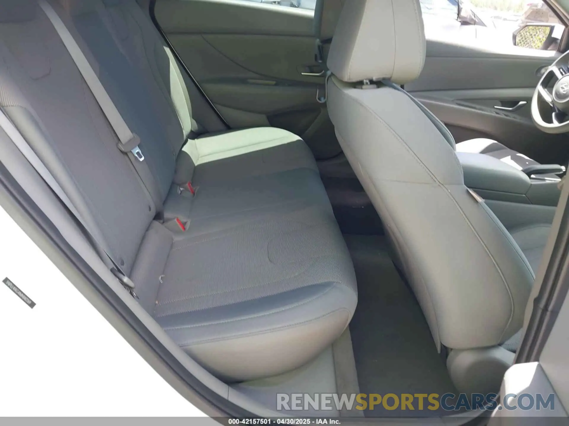8 Photograph of a damaged car 5NPLL4AGXMH042269 HYUNDAI ELANTRA 2021