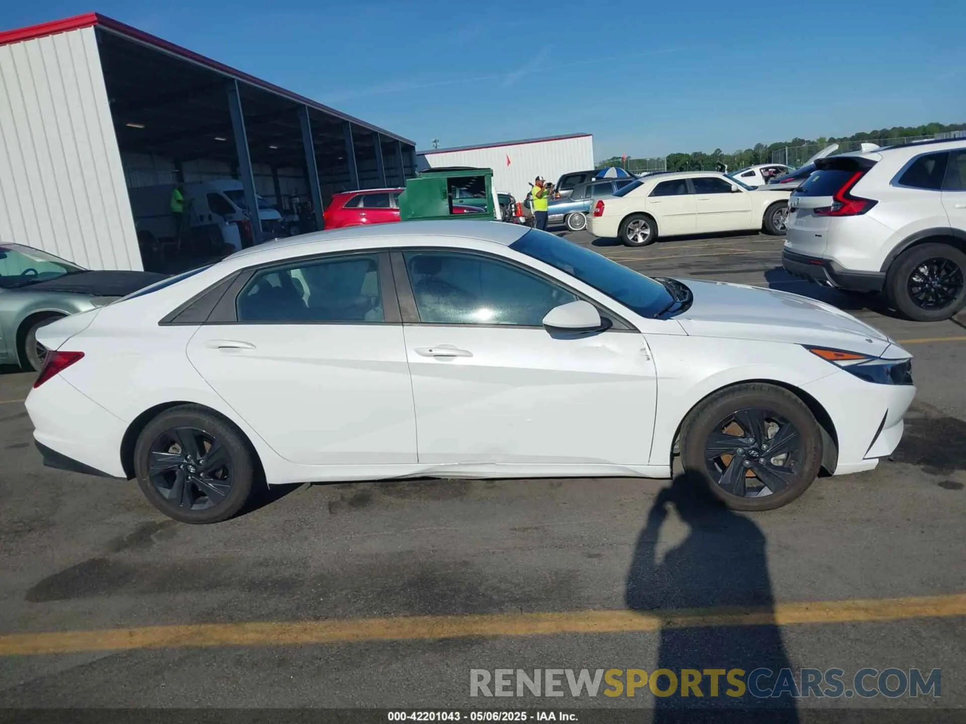 13 Photograph of a damaged car 5NPLM4AG0MH012114 HYUNDAI ELANTRA 2021