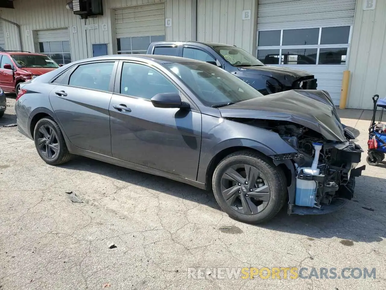 4 Photograph of a damaged car 5NPLM4AG0MH019581 HYUNDAI ELANTRA 2021