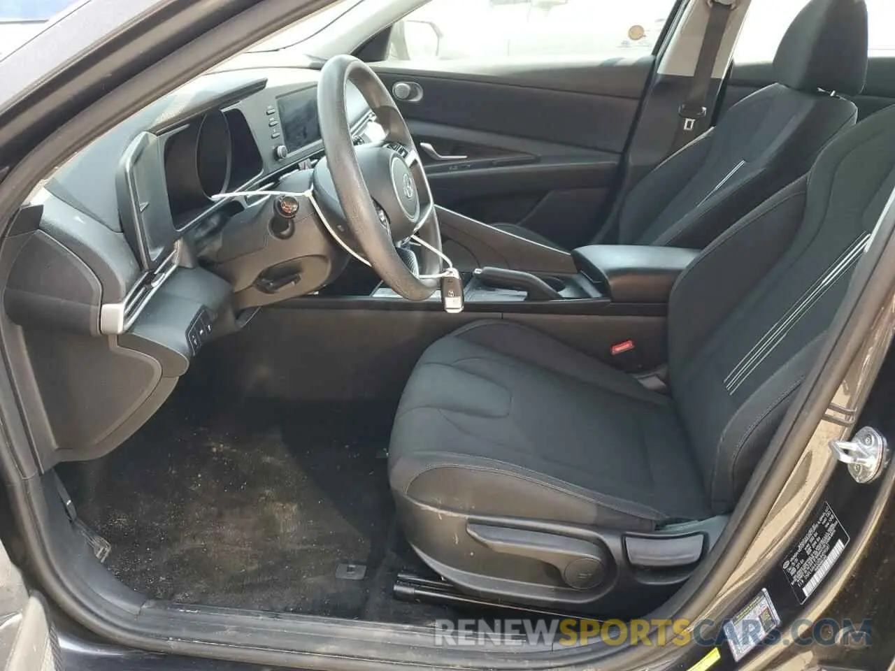 7 Photograph of a damaged car 5NPLM4AG0MH019581 HYUNDAI ELANTRA 2021