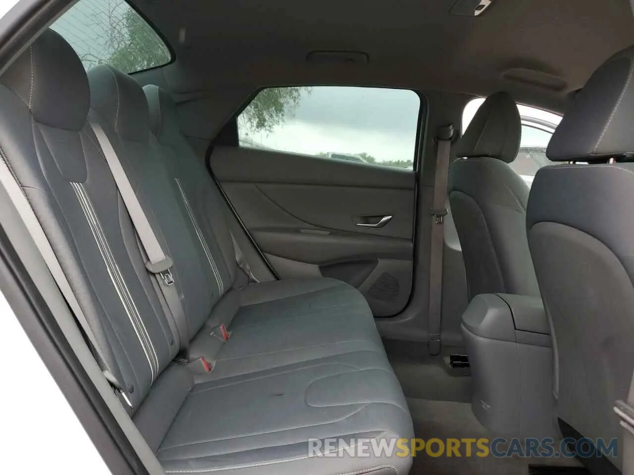 10 Photograph of a damaged car 5NPLM4AG0MH038583 HYUNDAI ELANTRA 2021