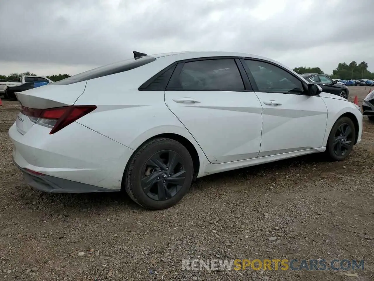 3 Photograph of a damaged car 5NPLM4AG0MH038583 HYUNDAI ELANTRA 2021