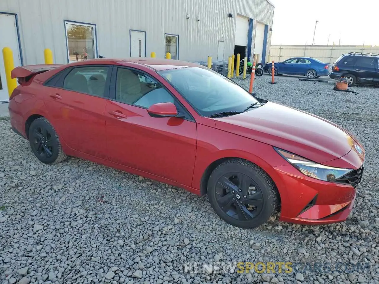 4 Photograph of a damaged car 5NPLM4AG0MH051446 HYUNDAI ELANTRA 2021