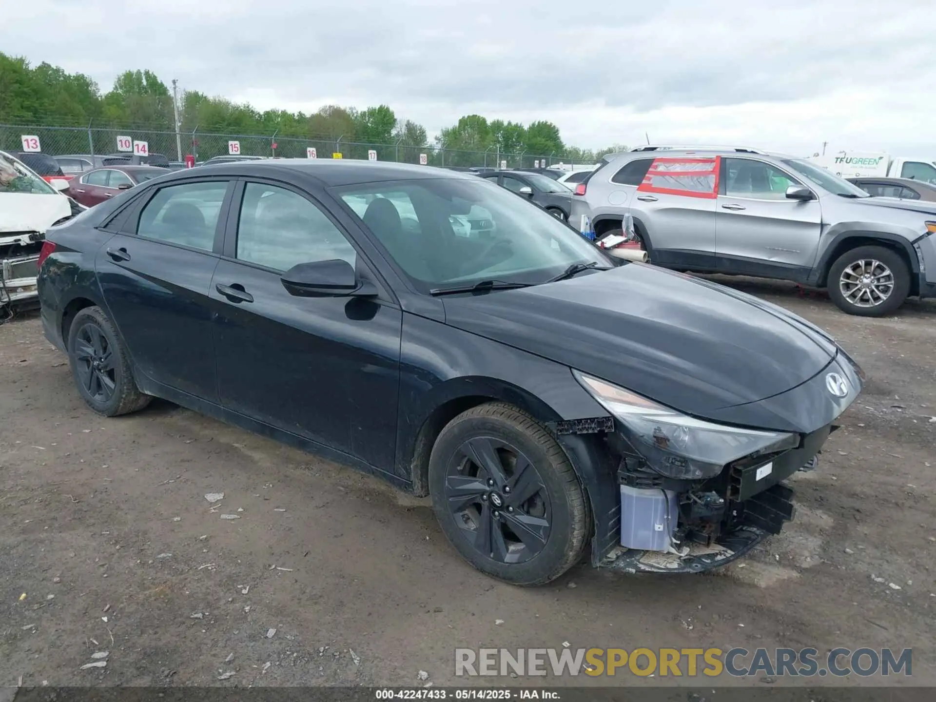 1 Photograph of a damaged car 5NPLM4AG1MH001123 HYUNDAI ELANTRA 2021