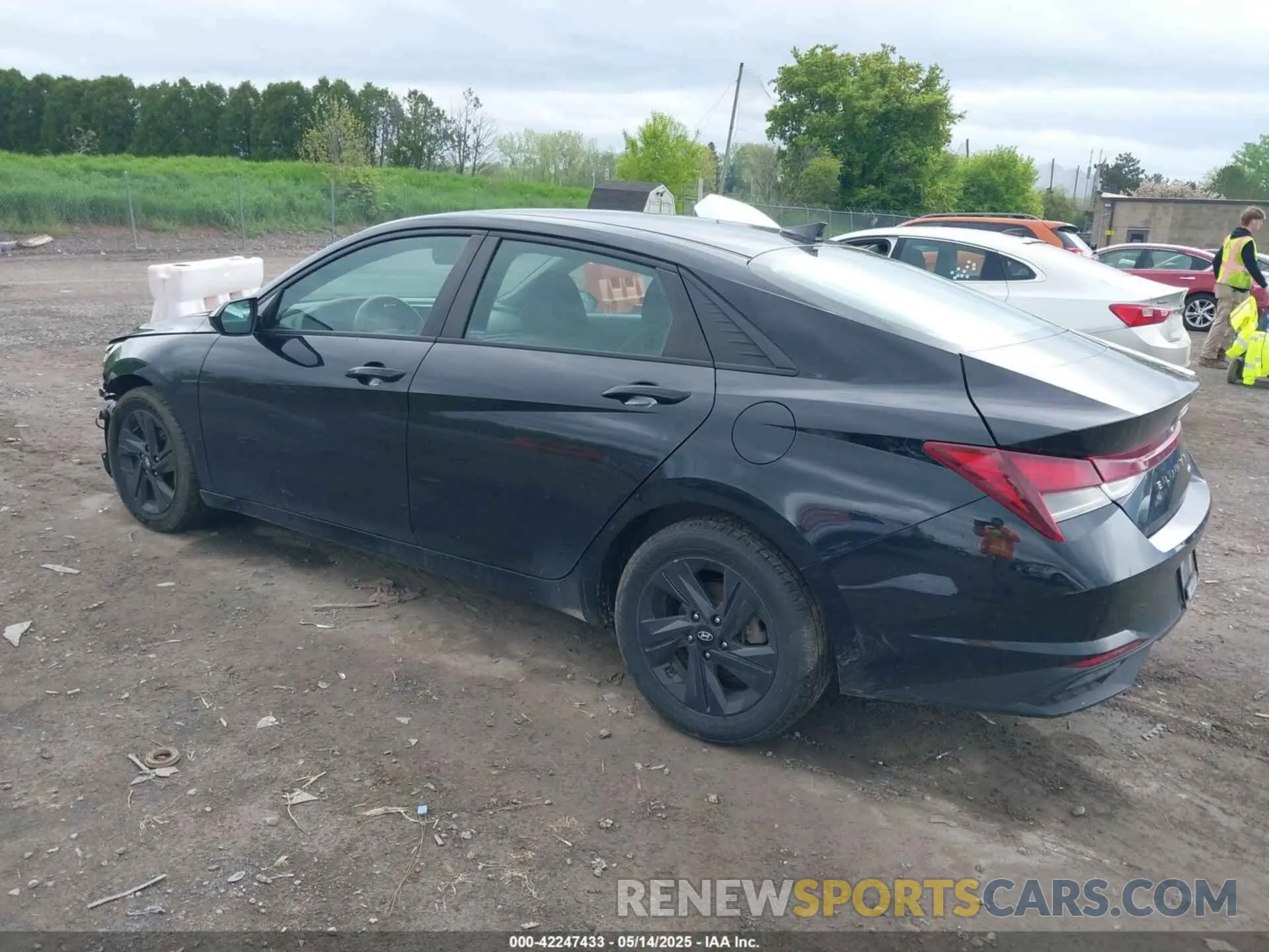 3 Photograph of a damaged car 5NPLM4AG1MH001123 HYUNDAI ELANTRA 2021