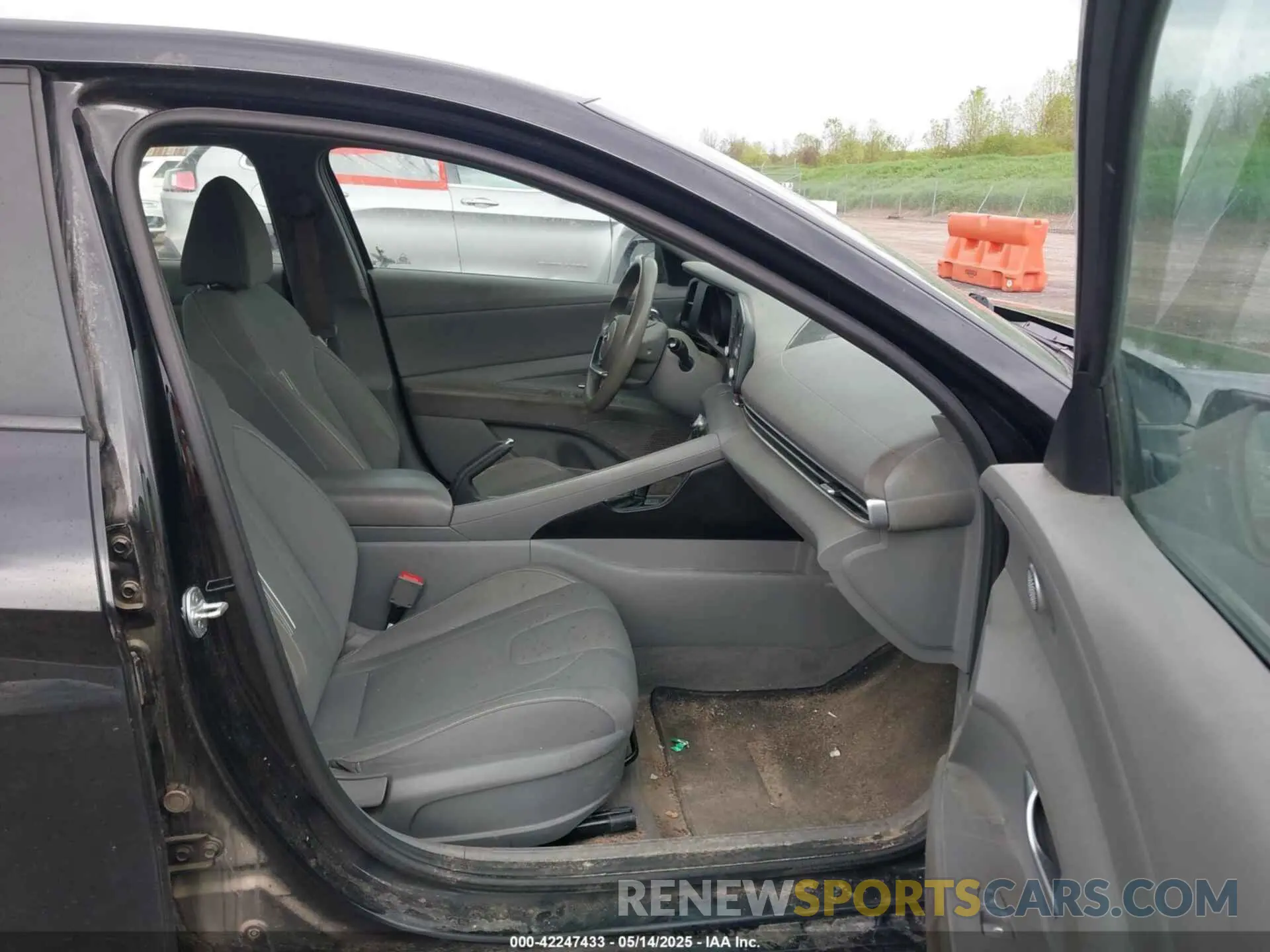 5 Photograph of a damaged car 5NPLM4AG1MH001123 HYUNDAI ELANTRA 2021